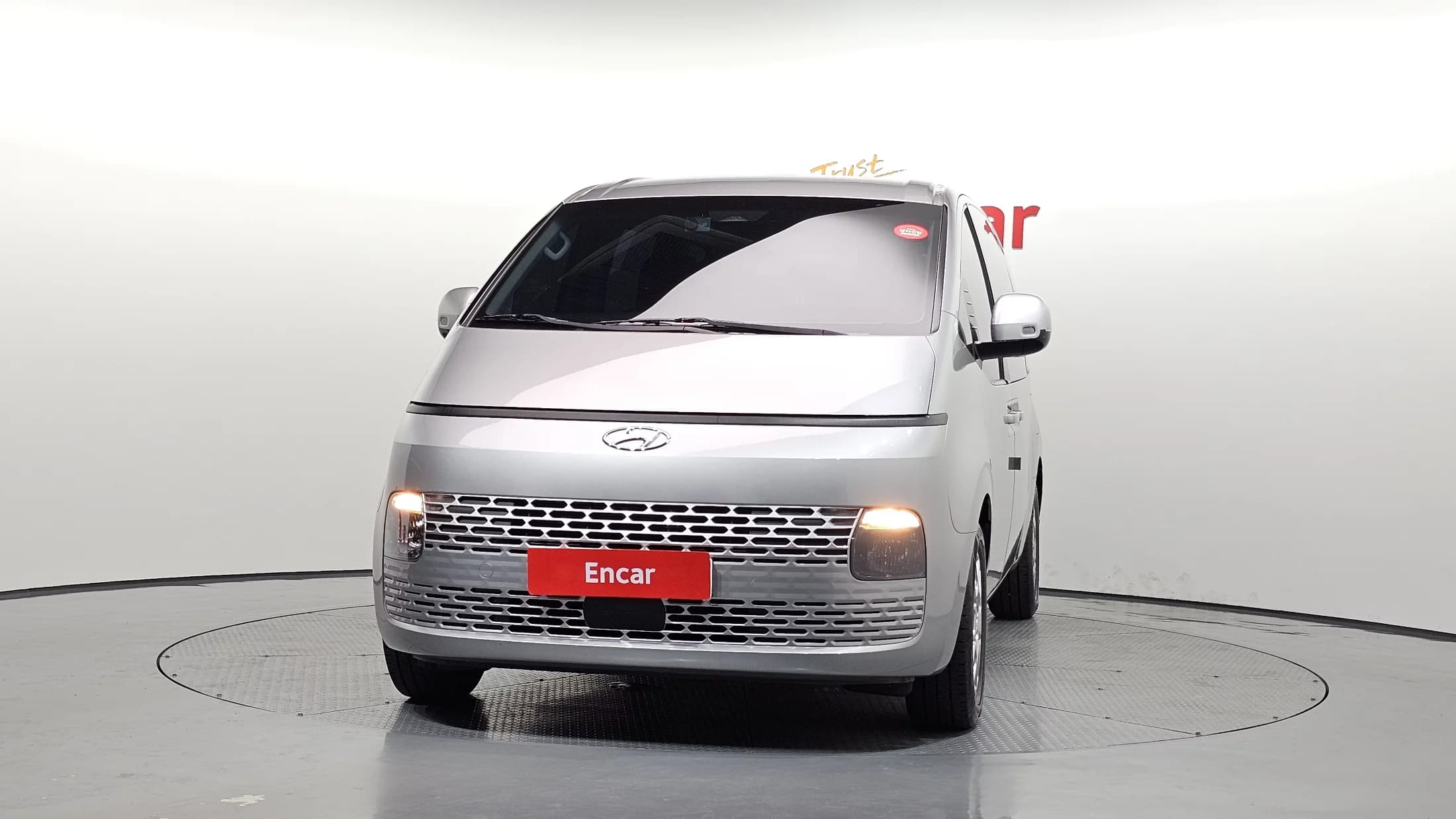 Hyundai Staria L3.5 Tourer 9-Seater Modern, 2022 г. 11991 км. — фото 3