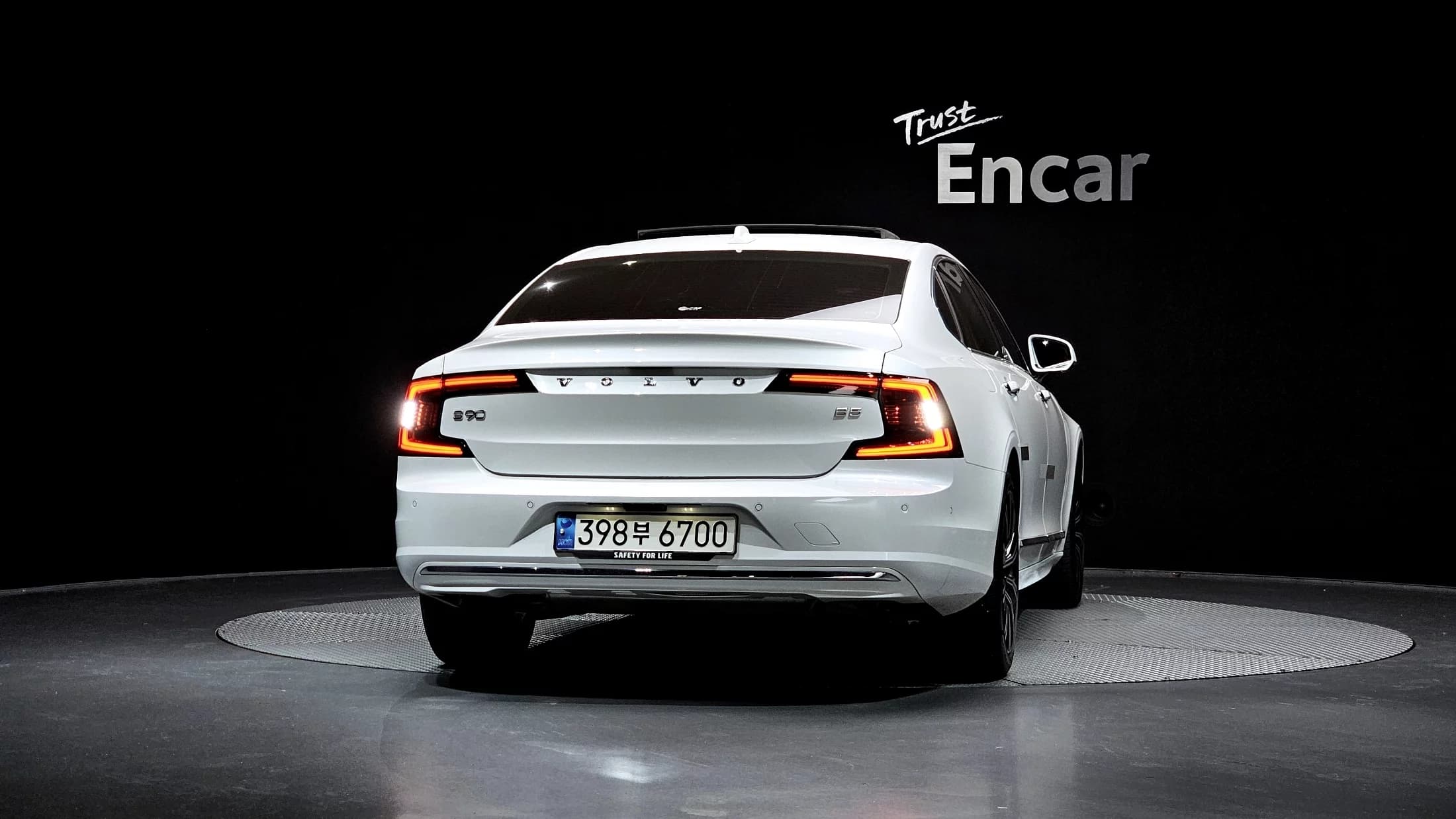 Volvo S90 B5 Ultimate Bright, 2023 г. 32467 км. — фото 4