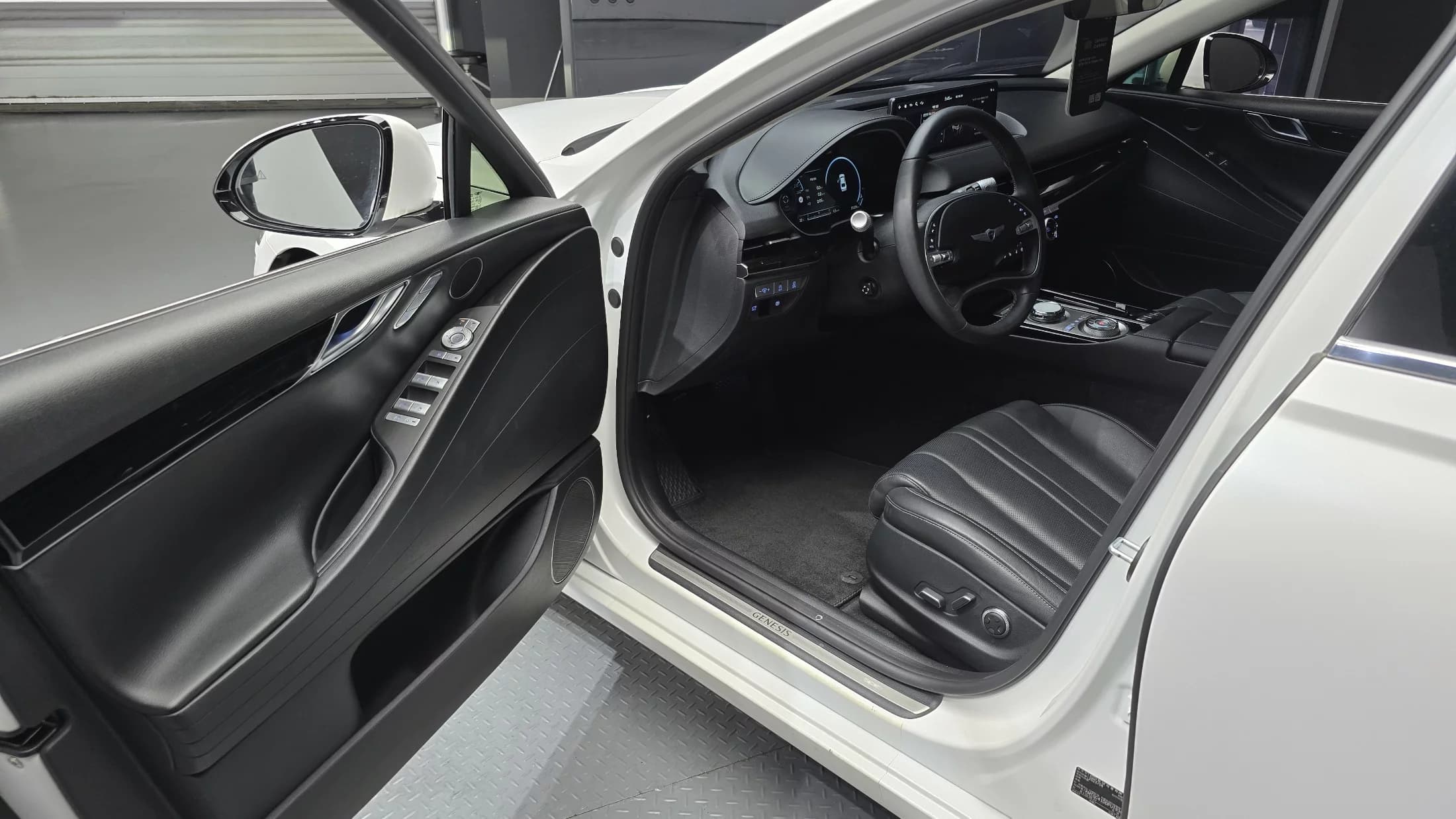 Genesis G80 Gasoline 3.5 Turbo AWD, 2023 г. 31359 км. — фото 11