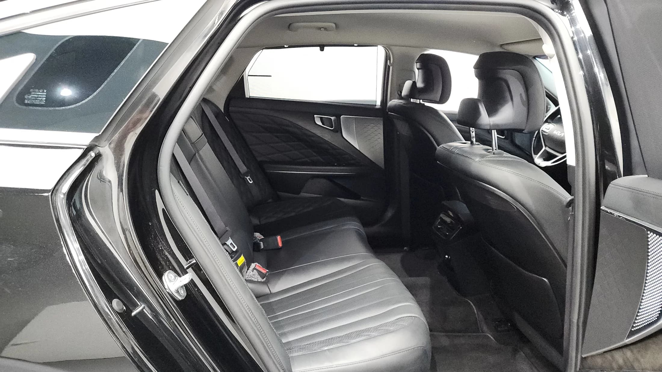 Kia K8 2.5 Gasoline 2WD Signature, 2021 г. 61286 км. — фото 12