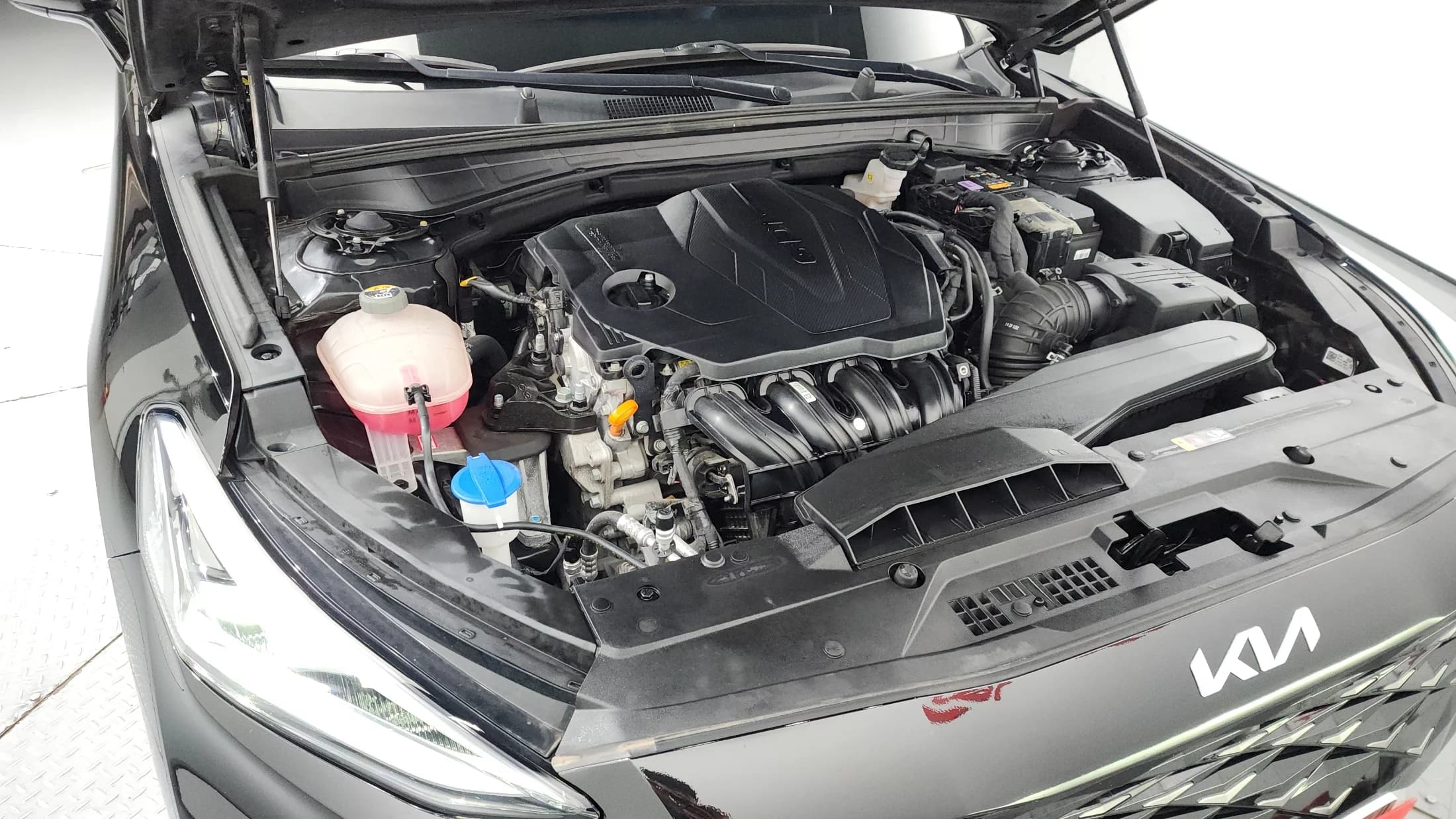 Kia K8 2.5 Gasoline 2WD Signature, 2021 г. 61286 км. — фото 6