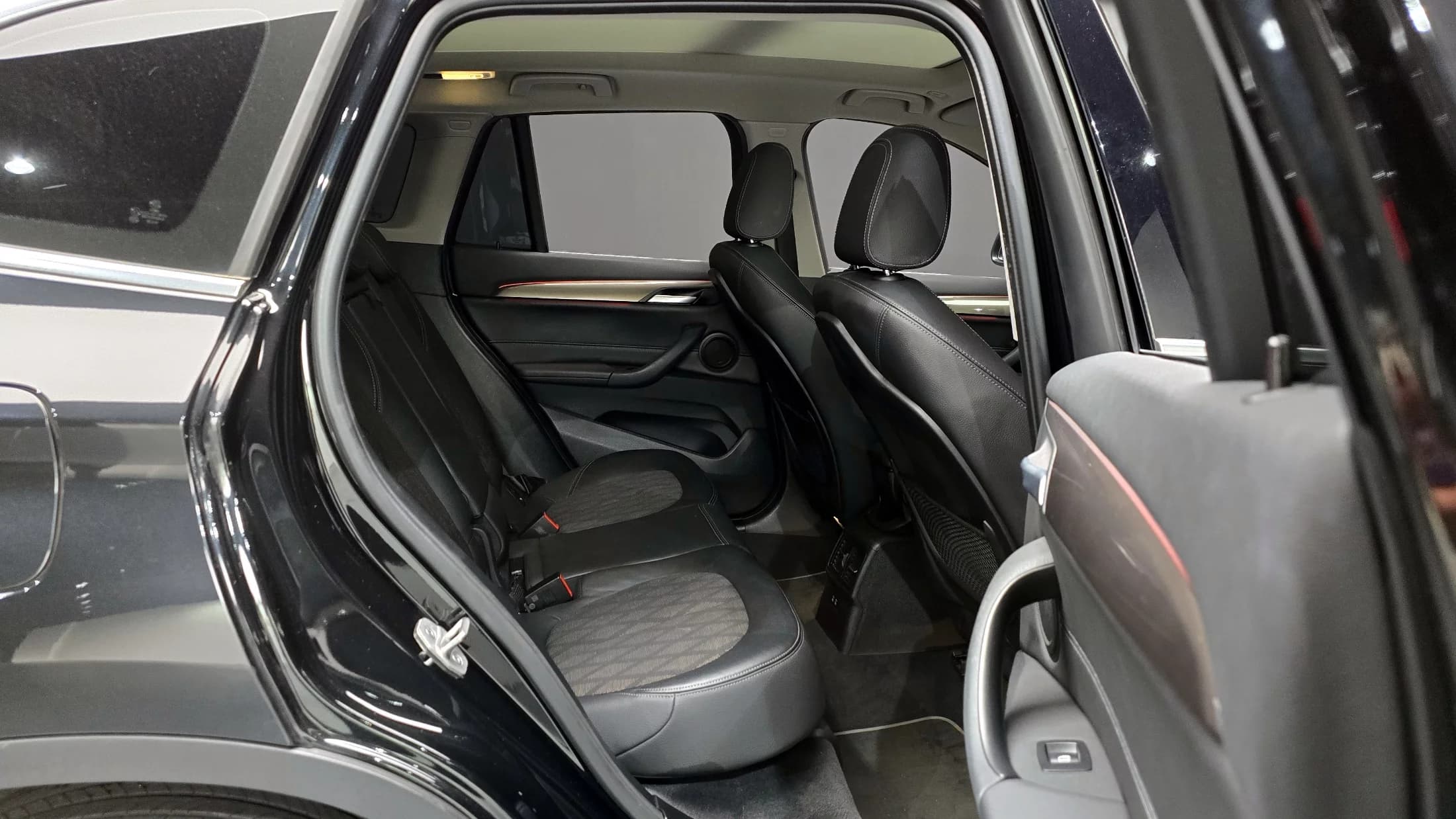 BMW X1 xDrive 20i xLine, 2021 г. 68163 км. — фото 12