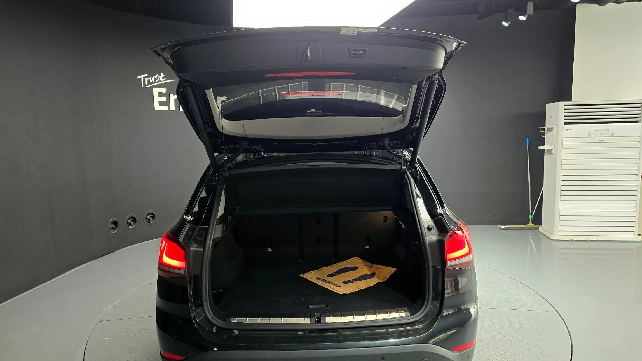 BMW X1 xDrive 20i xLine, 2021 г. 68163 км. — фото 20