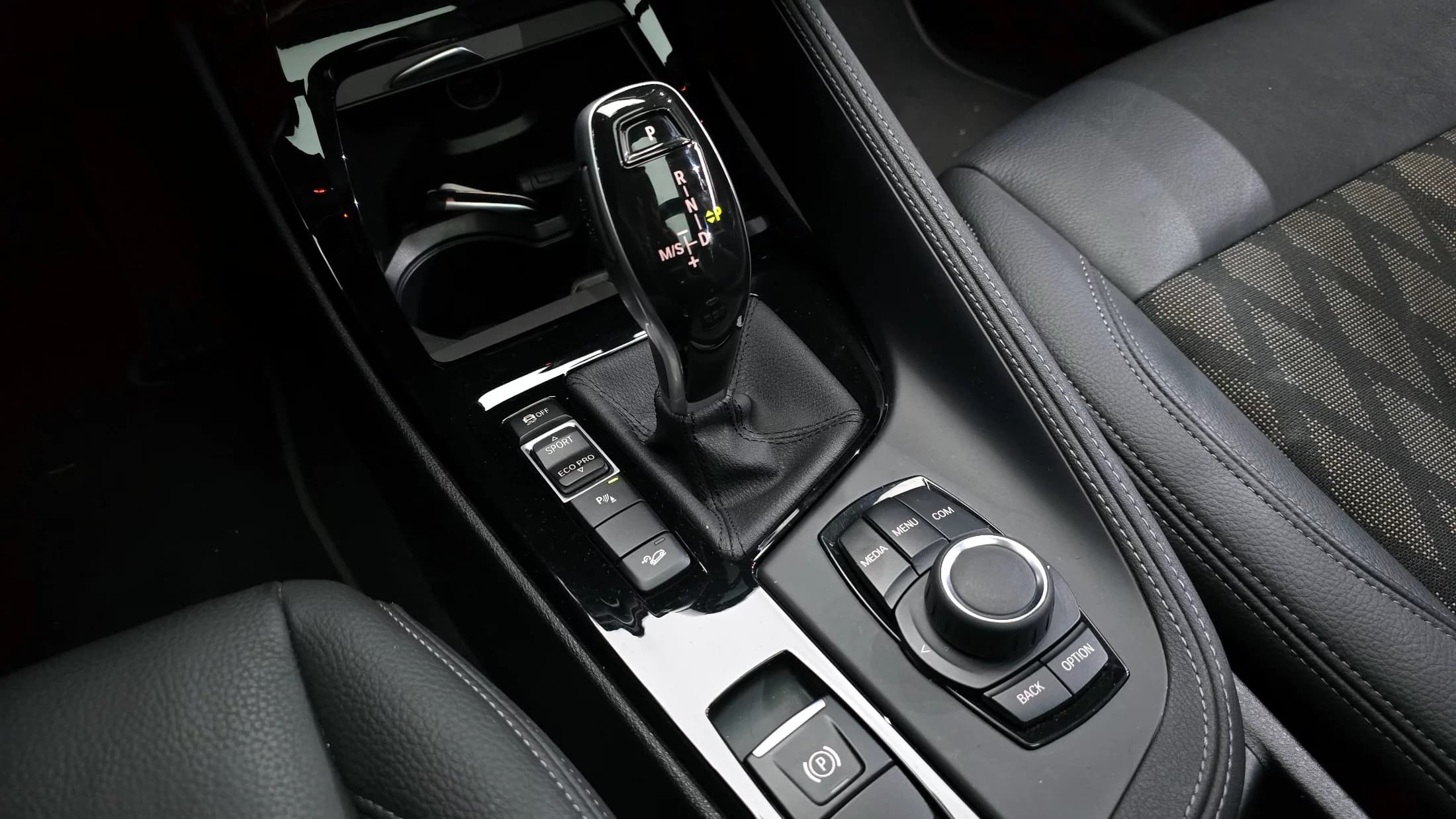 BMW X1 xDrive 20i xLine, 2021 г. 68163 км. — фото 9