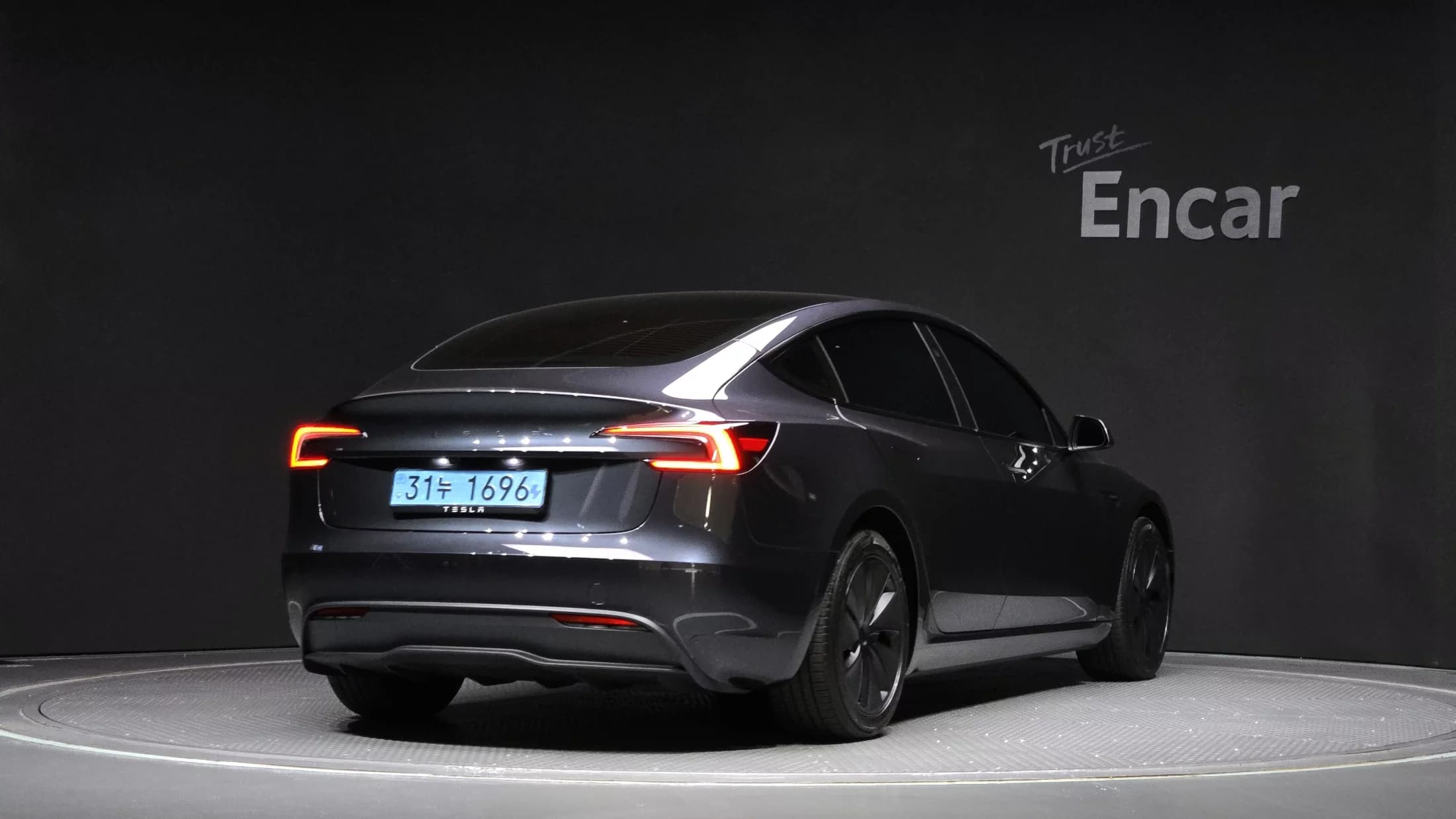Tesla MODEL 3 RWD, электромобиль, 2025 г. 4106 км. — фото 2
