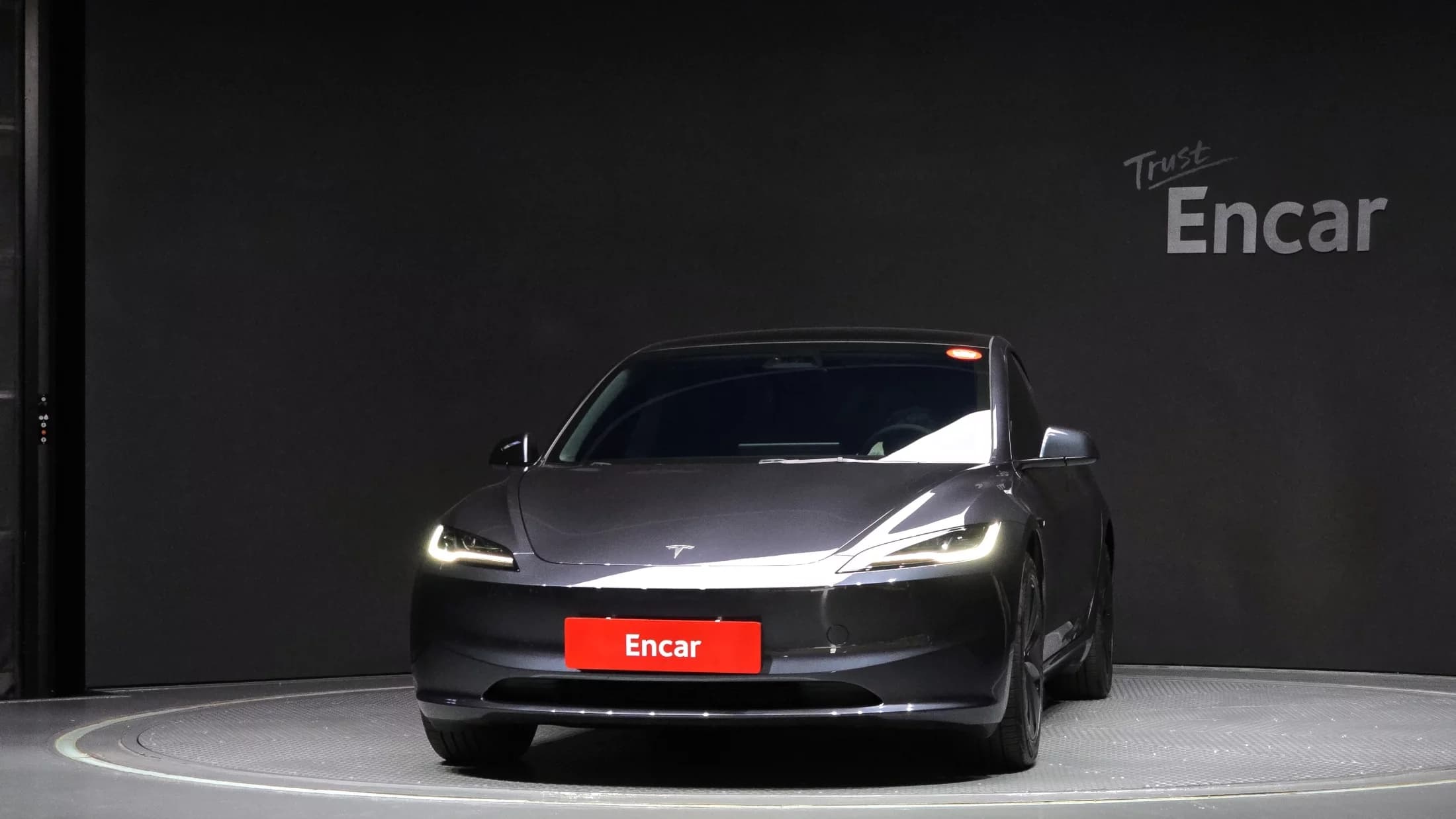 Tesla MODEL 3 RWD, электромобиль, 2025 г. 4106 км. — фото 3