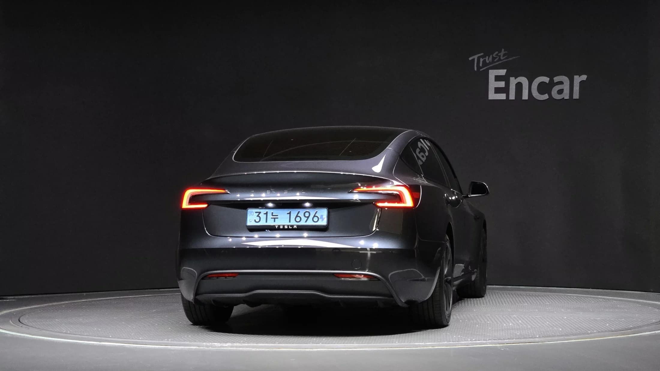 Tesla MODEL 3 RWD, электромобиль, 2025 г. 4106 км. — фото 4