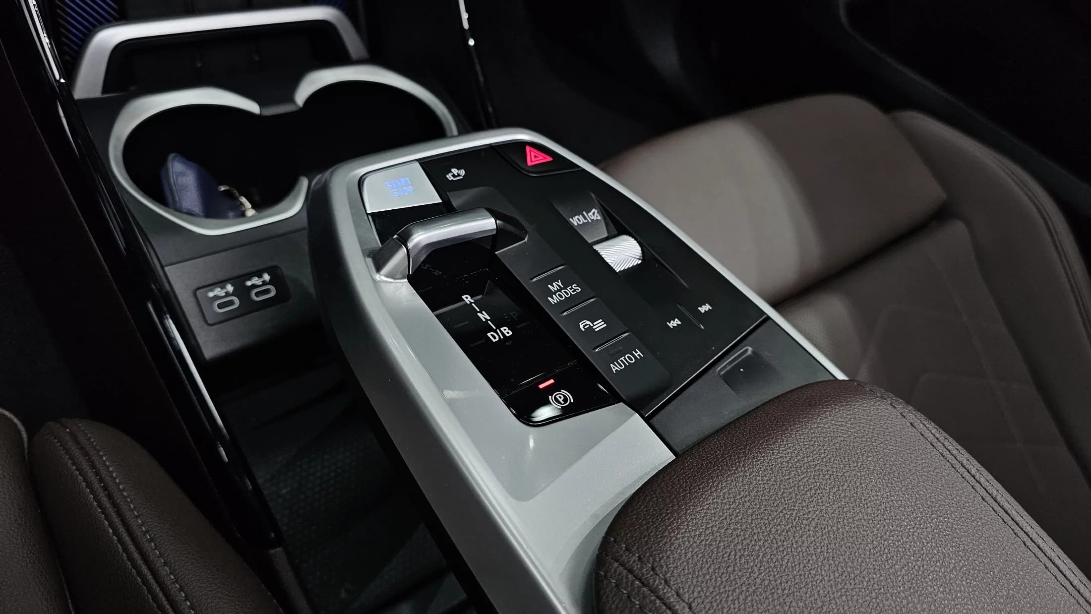 BMW IX1 xDrive 30 xLine, электромобиль, 2023 г. 34647 км. — фото 9