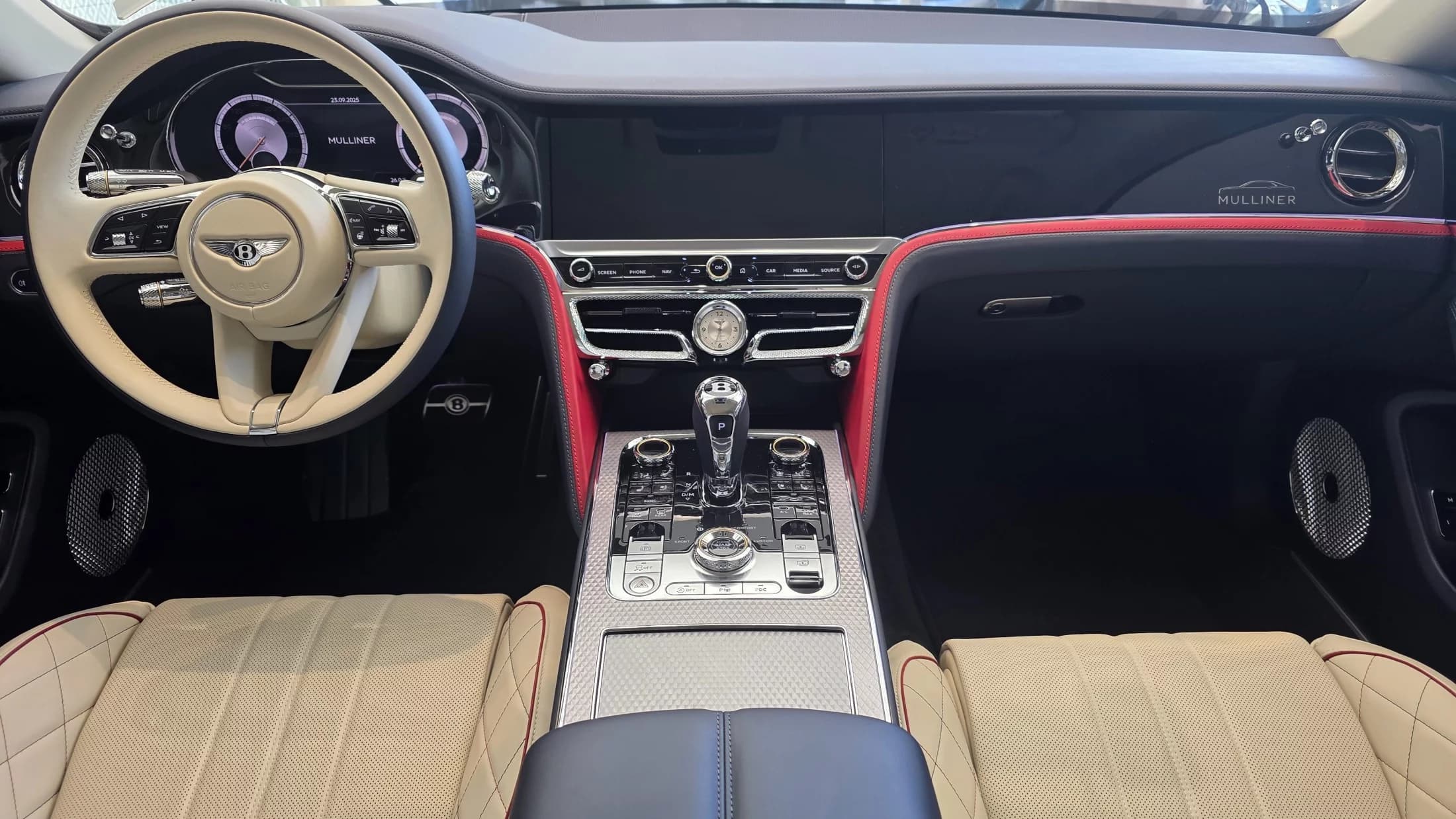 Bentley Flying Spur 4.0, 2024 г. 1728 км. — фото 11