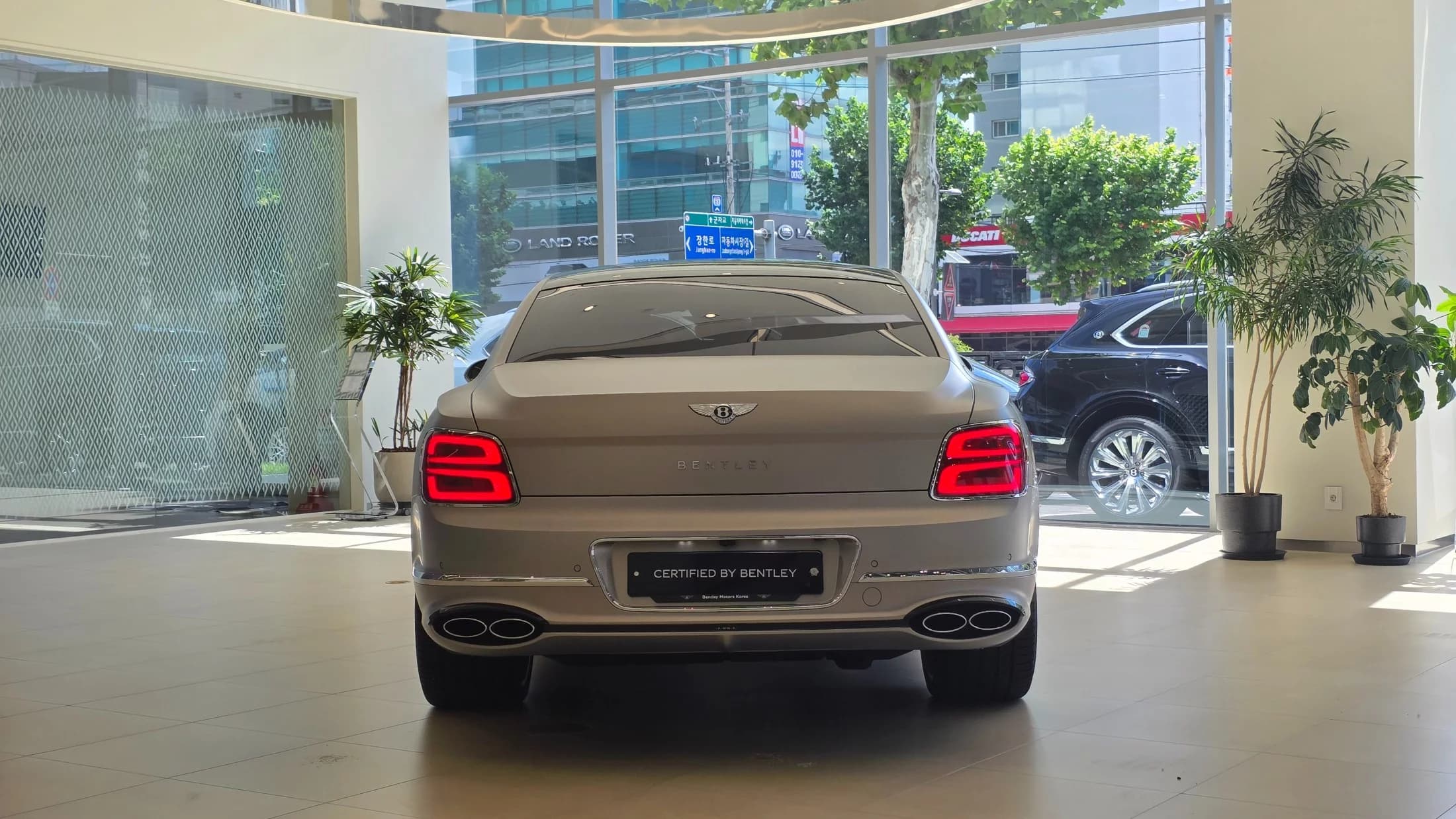 Bentley Flying Spur 4.0, 2024 г. 1728 км. — фото 4