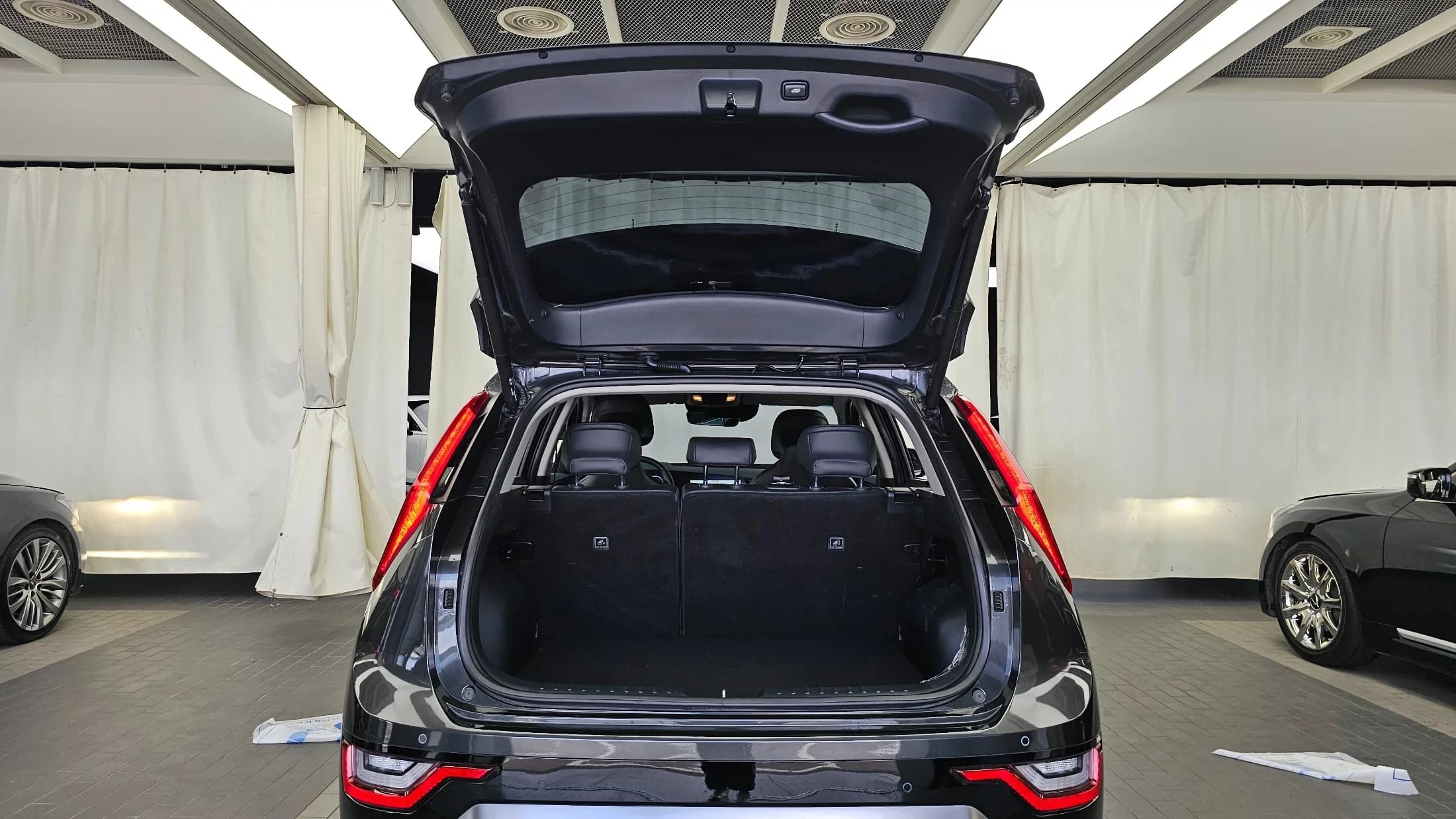 Kia Niro Signature, гибрид, 2023 г. 35482 км. — фото 20