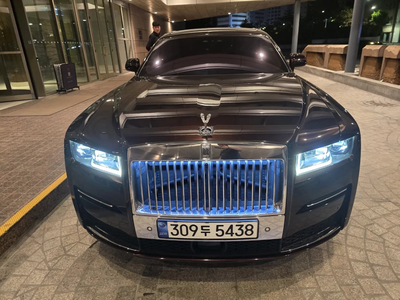 Rolls-Royce GHOST 6.7 EWB V12, 2021 г. 61671 км. — фото 2
