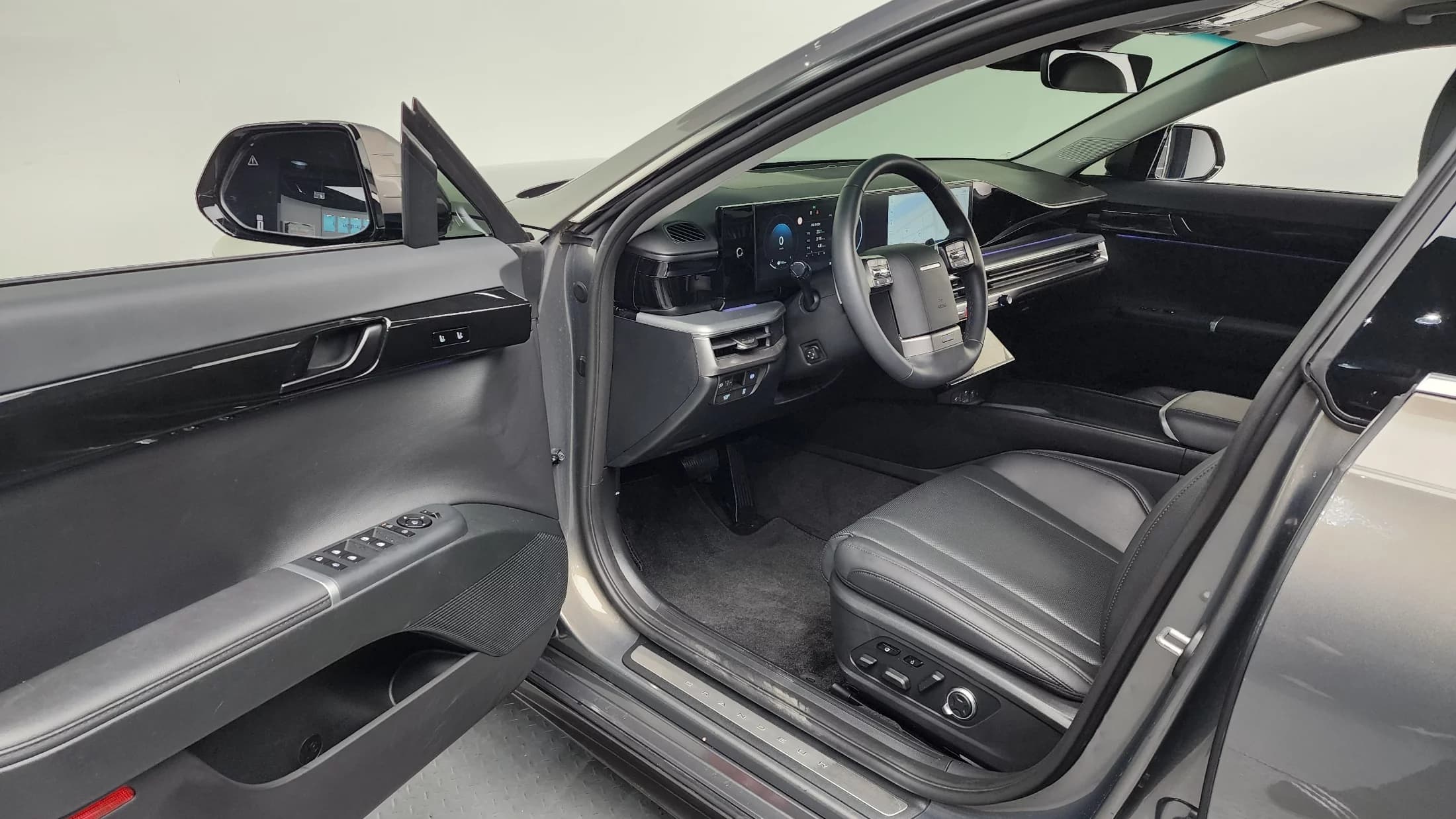 Hyundai Grandeur 2,5 Gasoline 2WD Exclusive, 2024 г. 7716 км. — фото 10