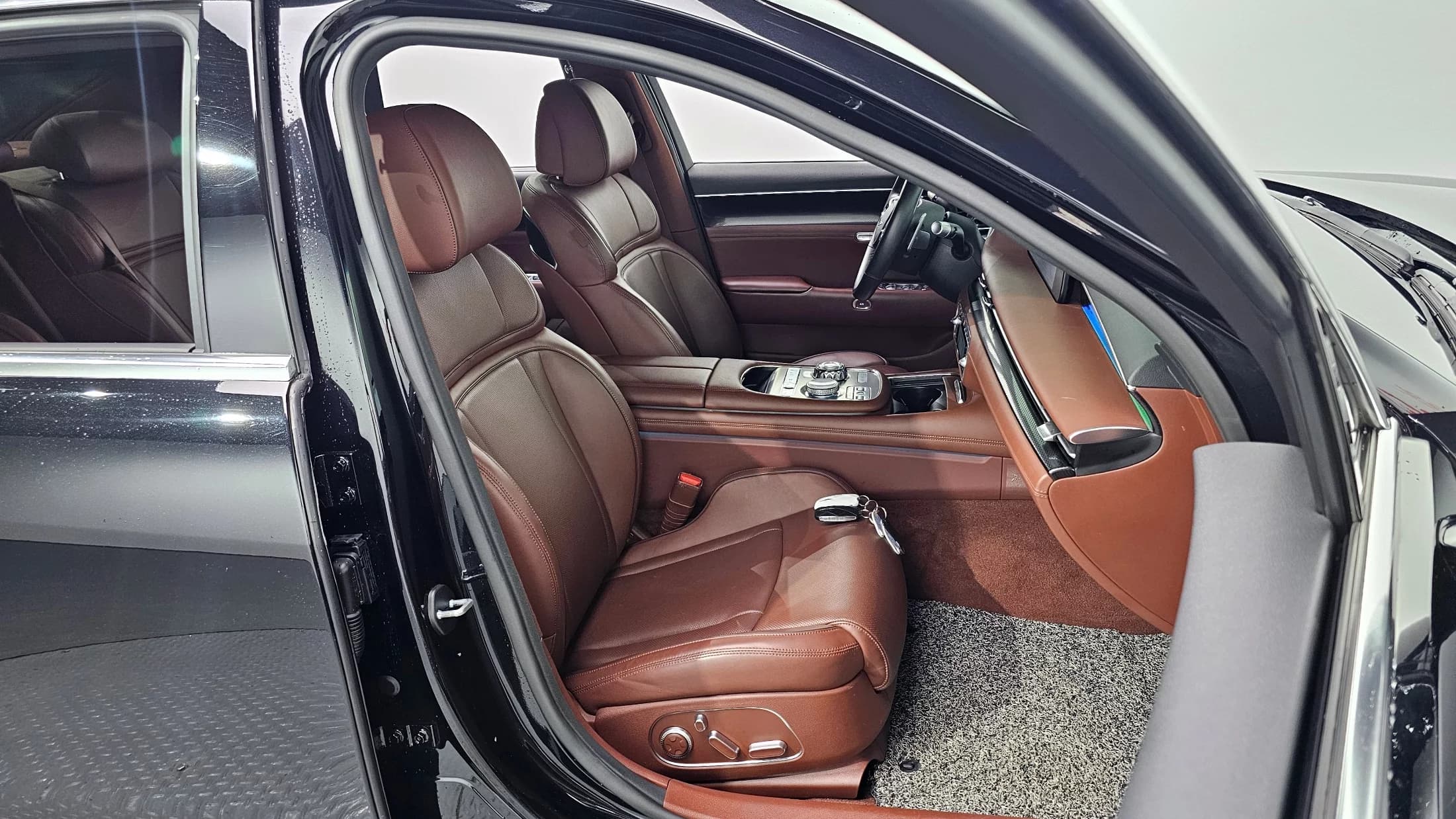 Genesis G90 Gasoline 3.5 Turbo 2WD, 2023 г. 91670 км. — фото 12