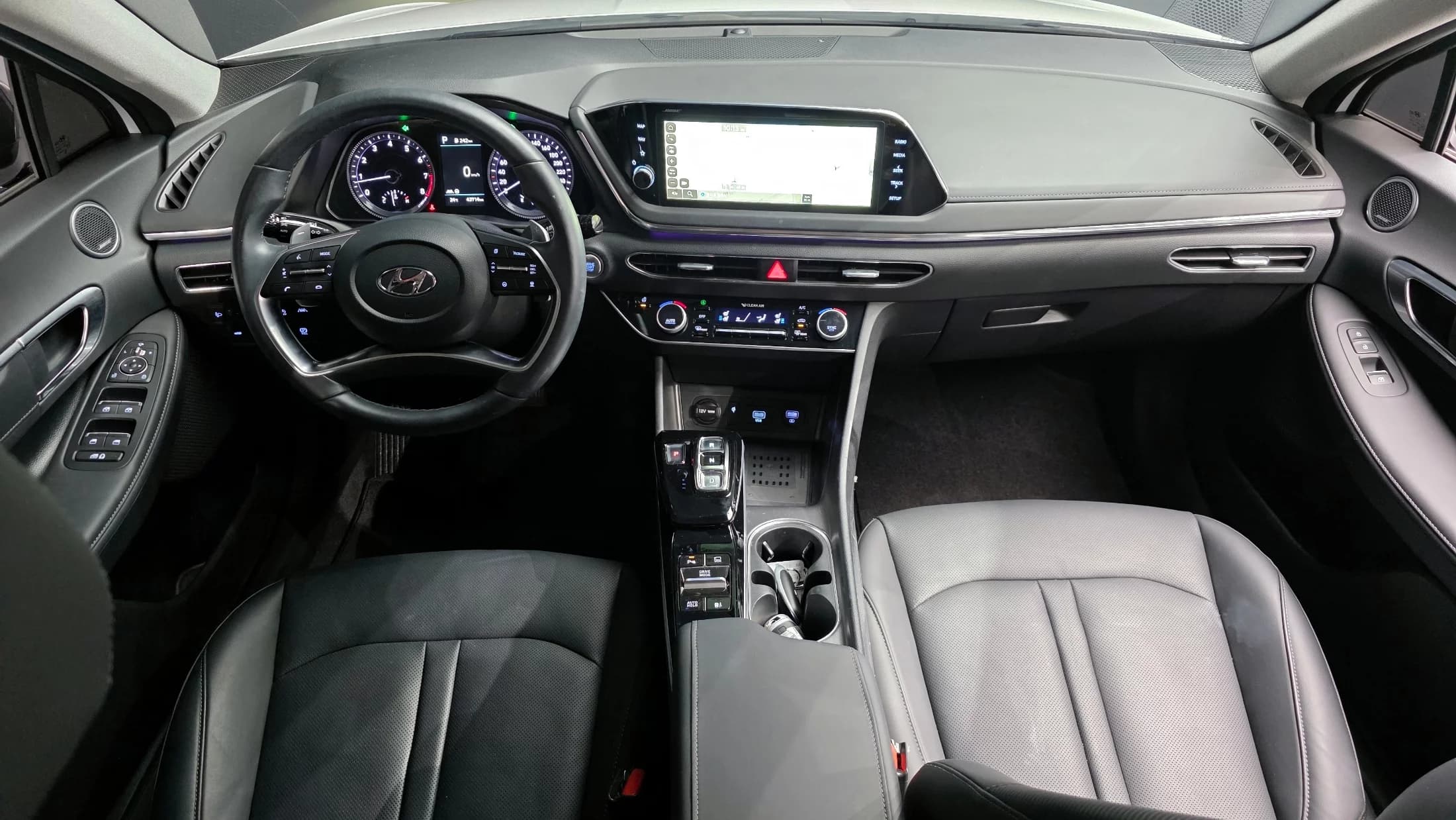Hyundai Sonata 1.6 Turbo Premium Plus, 2022 г. 43740 км. — фото 7