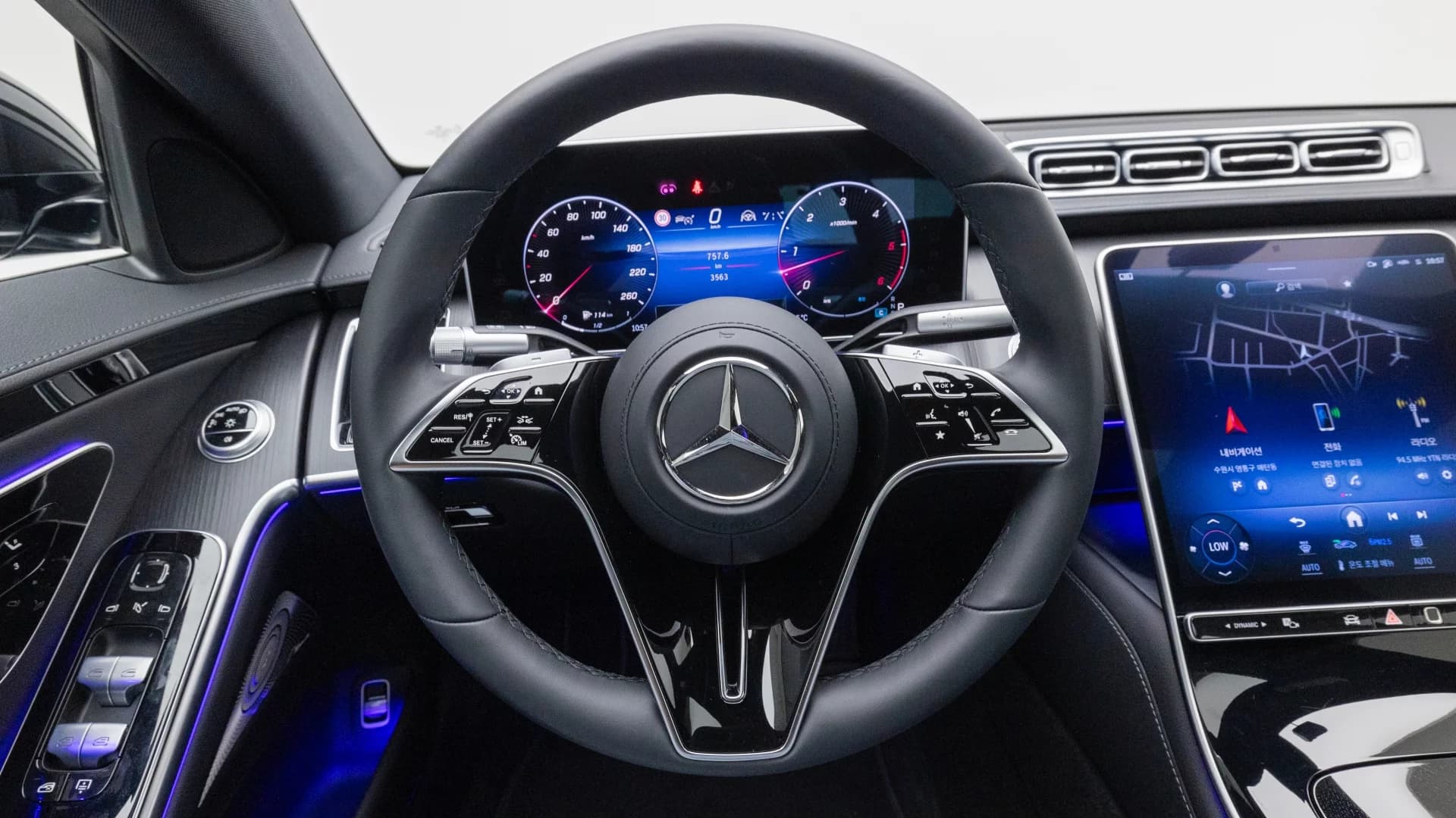 Mercedes-Benz S-Class S350 d 4MATIC, 2024 г. 3676 км. — фото 20