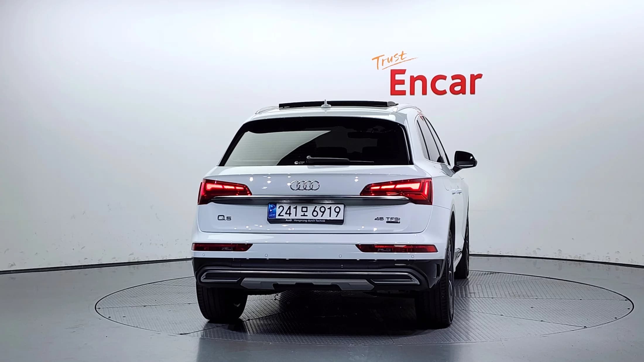 Audi Q5 45 TFSI Quattro, 2023 г. 38876 км. — фото 4