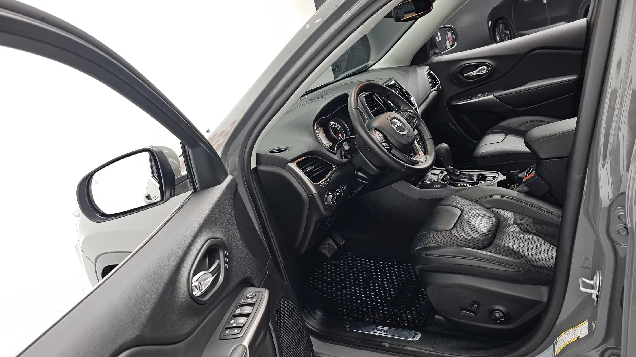 Jeep CHEROKEE 2.4 Limited AWD, 2021 г. 80439 км. — фото 10