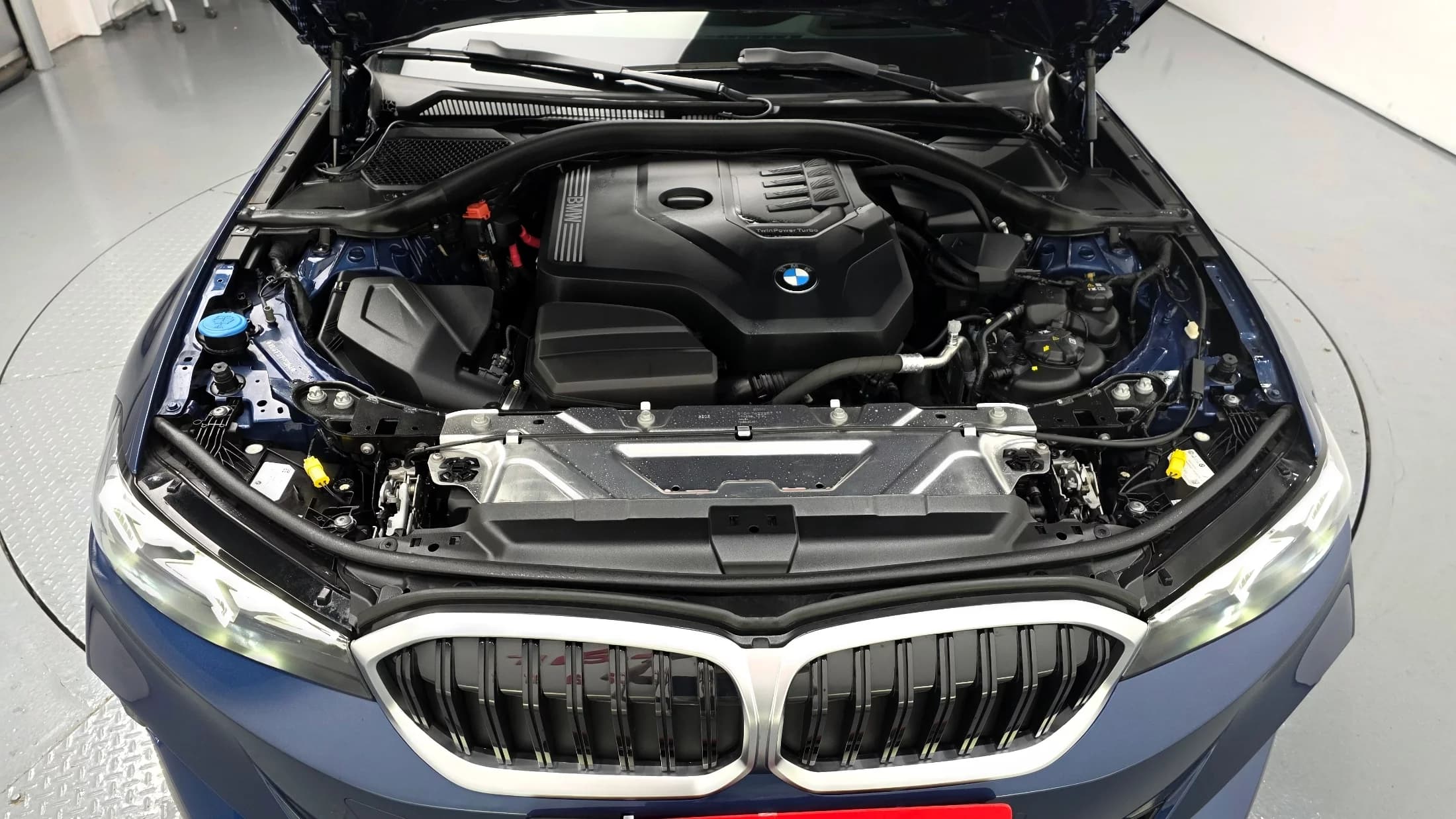BMW 3-Series 320i, 2023 г. 12572 км. — фото 6