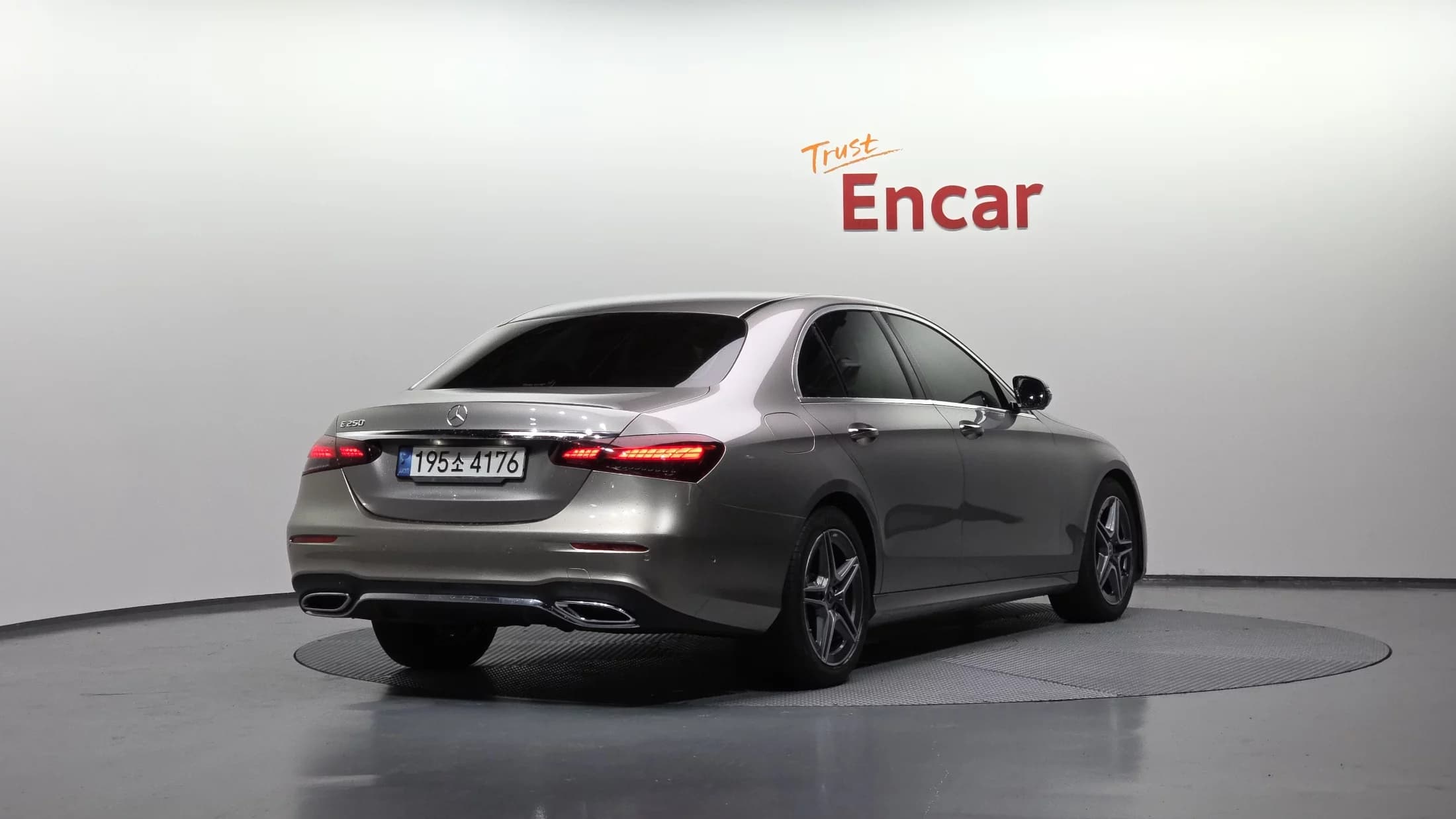 Mercedes-Benz E-Class E250 AMG Line, 2022 г. 31337 км. — фото 2