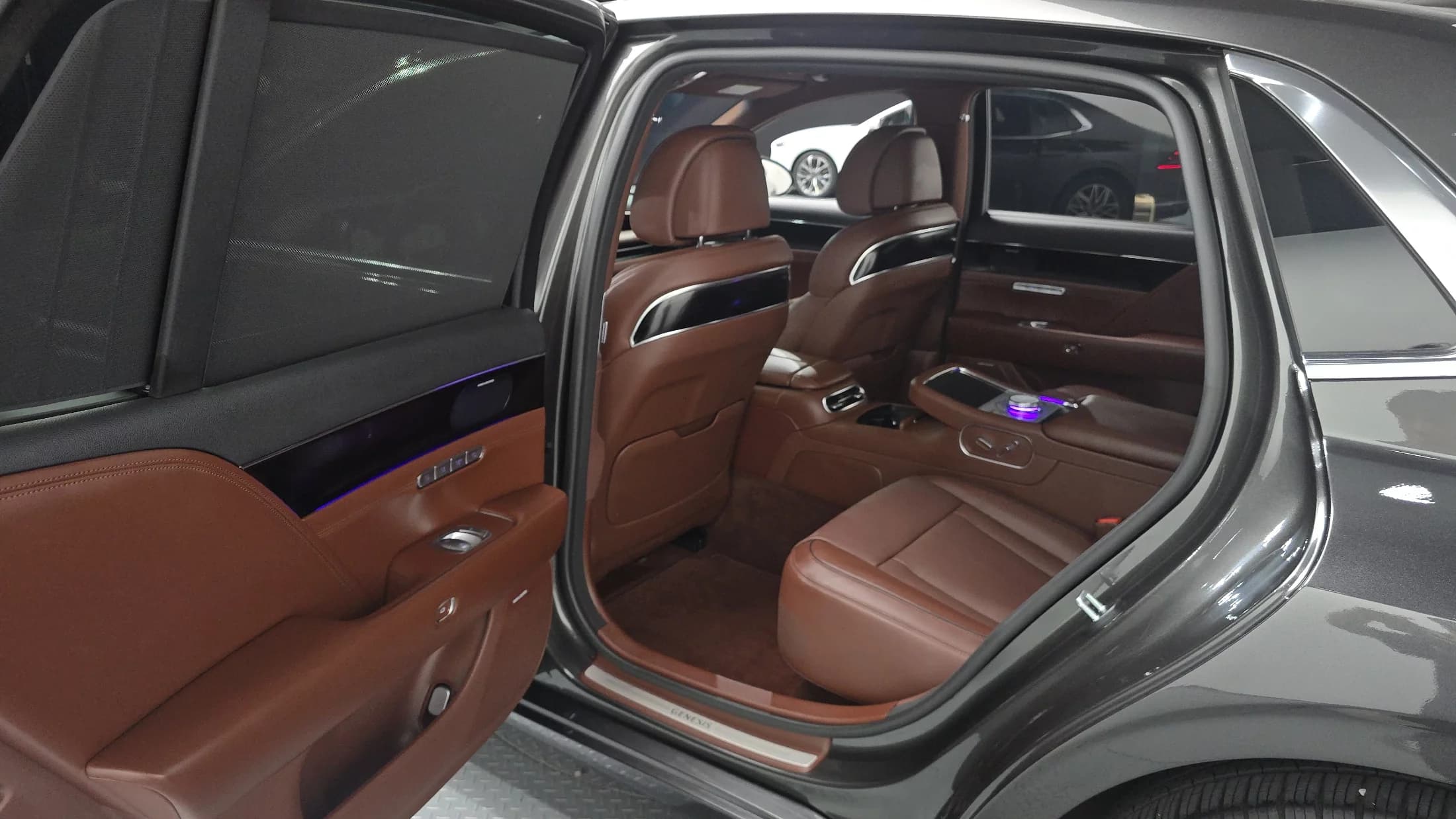 Genesis G90 Gasoline 3.5 Turbo AWD, 2022 г. 14741 км. — фото 12