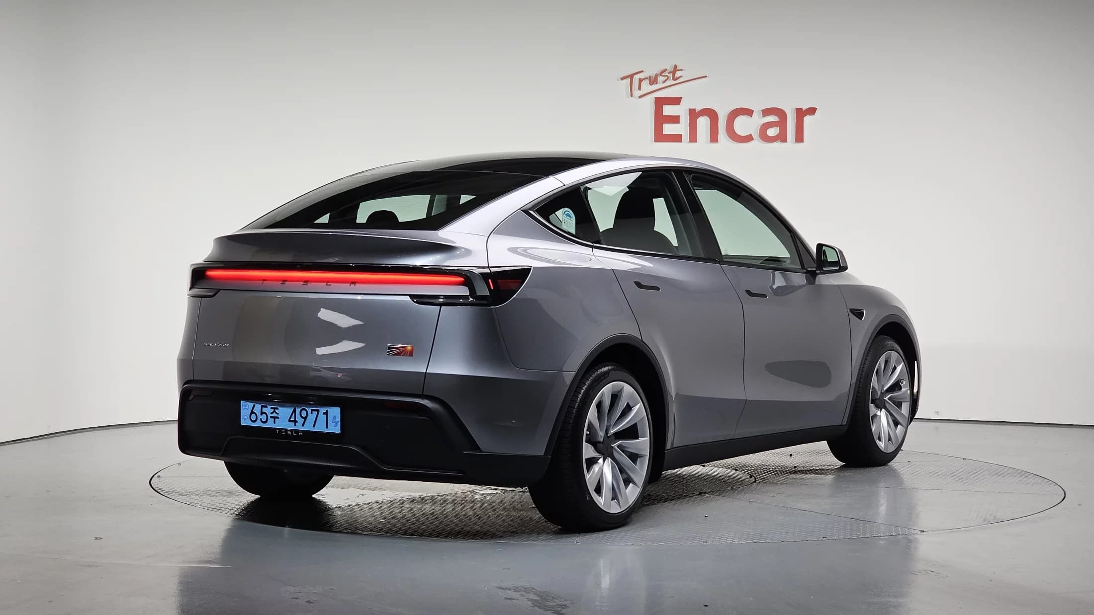 Tesla Model Y Long Range, электромобиль, 2025 г. 3489 км. — фото 2