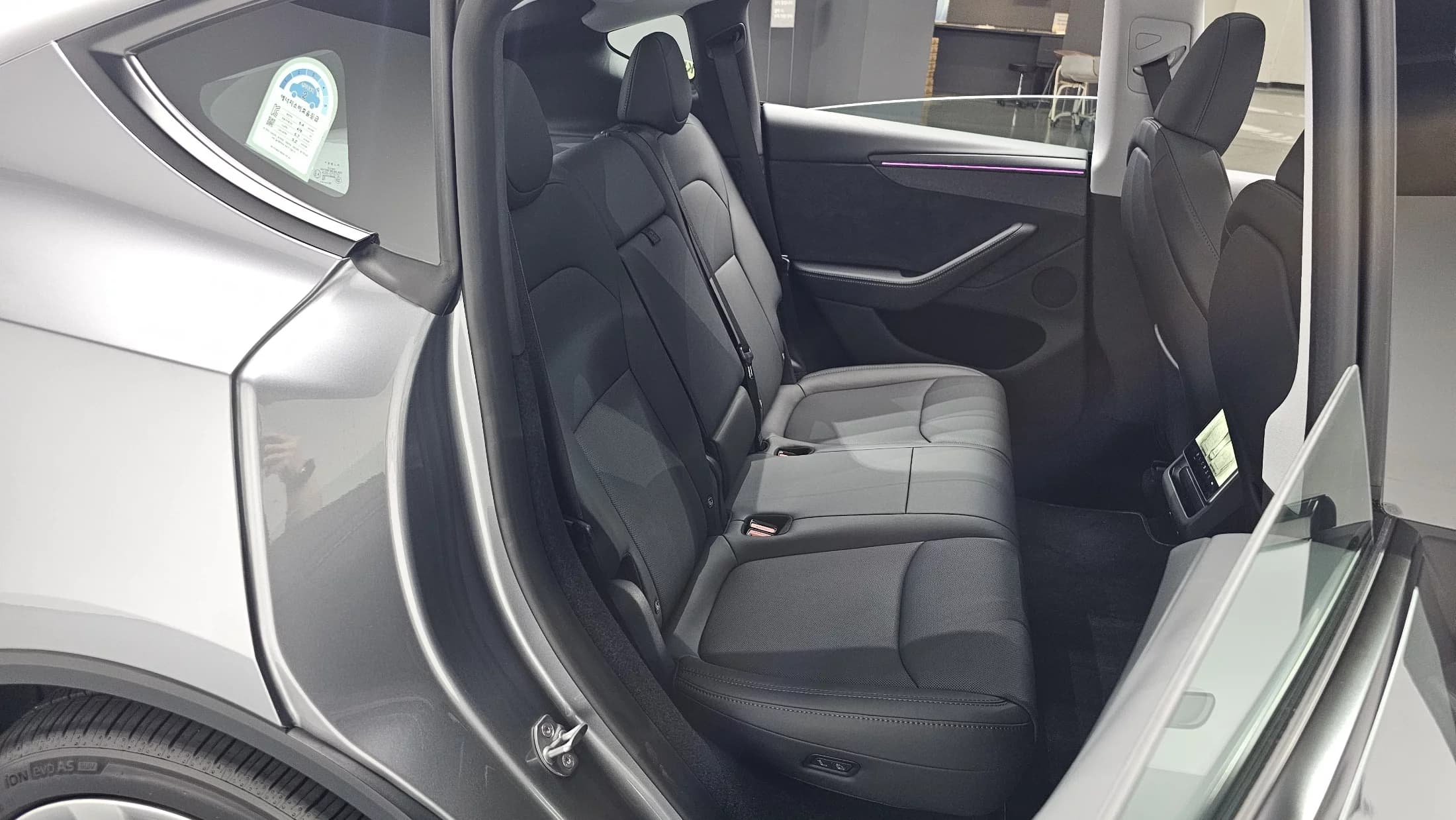 Tesla Model Y Long Range, электромобиль, 2025 г. 3489 км. — фото 11