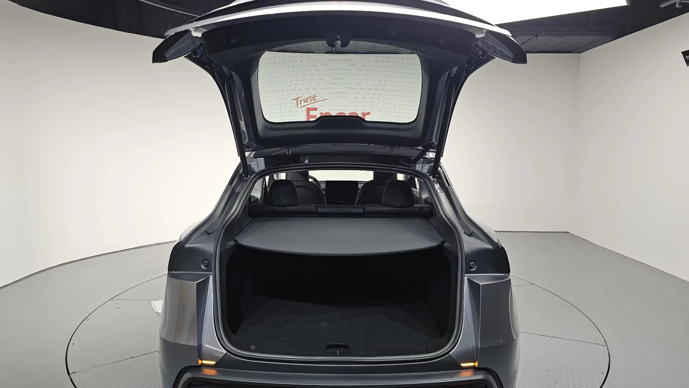 Tesla Model Y Long Range, электромобиль, 2025 г. 3489 км. — фото 20
