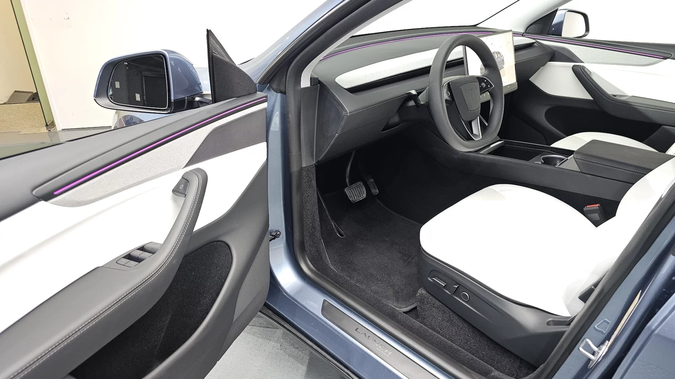 Tesla Model Y Long Range, электромобиль, 2025 г. 4274 км. — фото 12