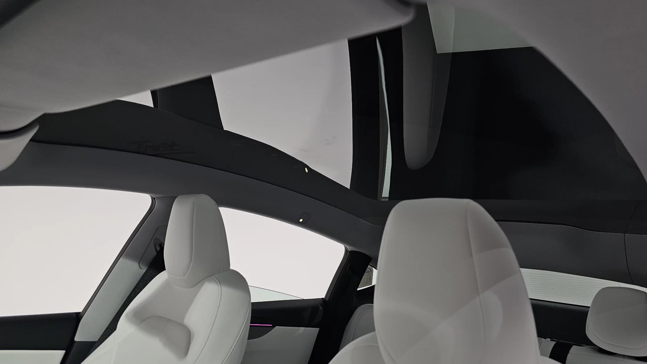 Tesla Model Y Long Range, электромобиль, 2025 г. 4274 км. — фото 18