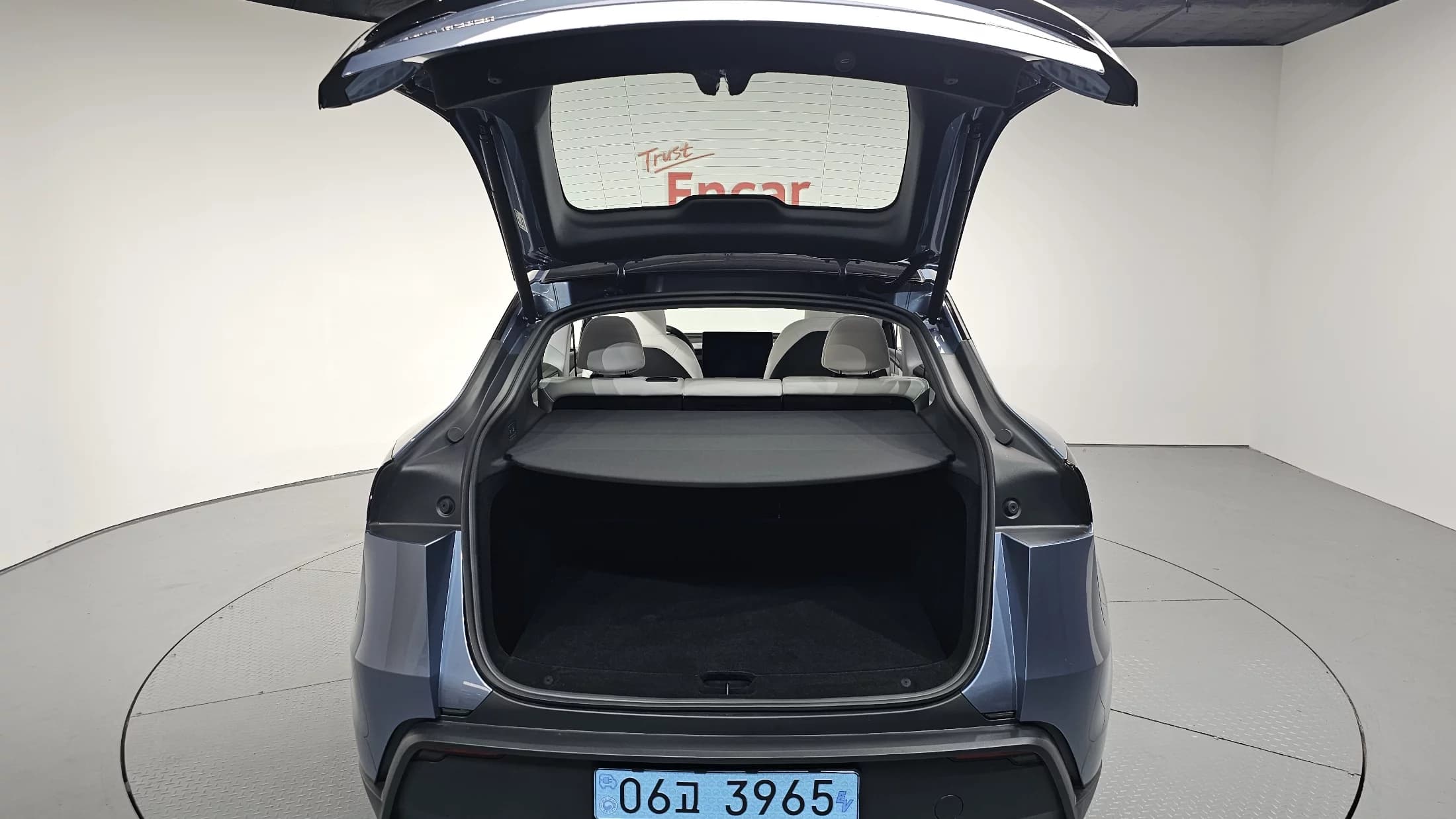 Tesla Model Y Long Range, электромобиль, 2025 г. 4274 км. — фото 20