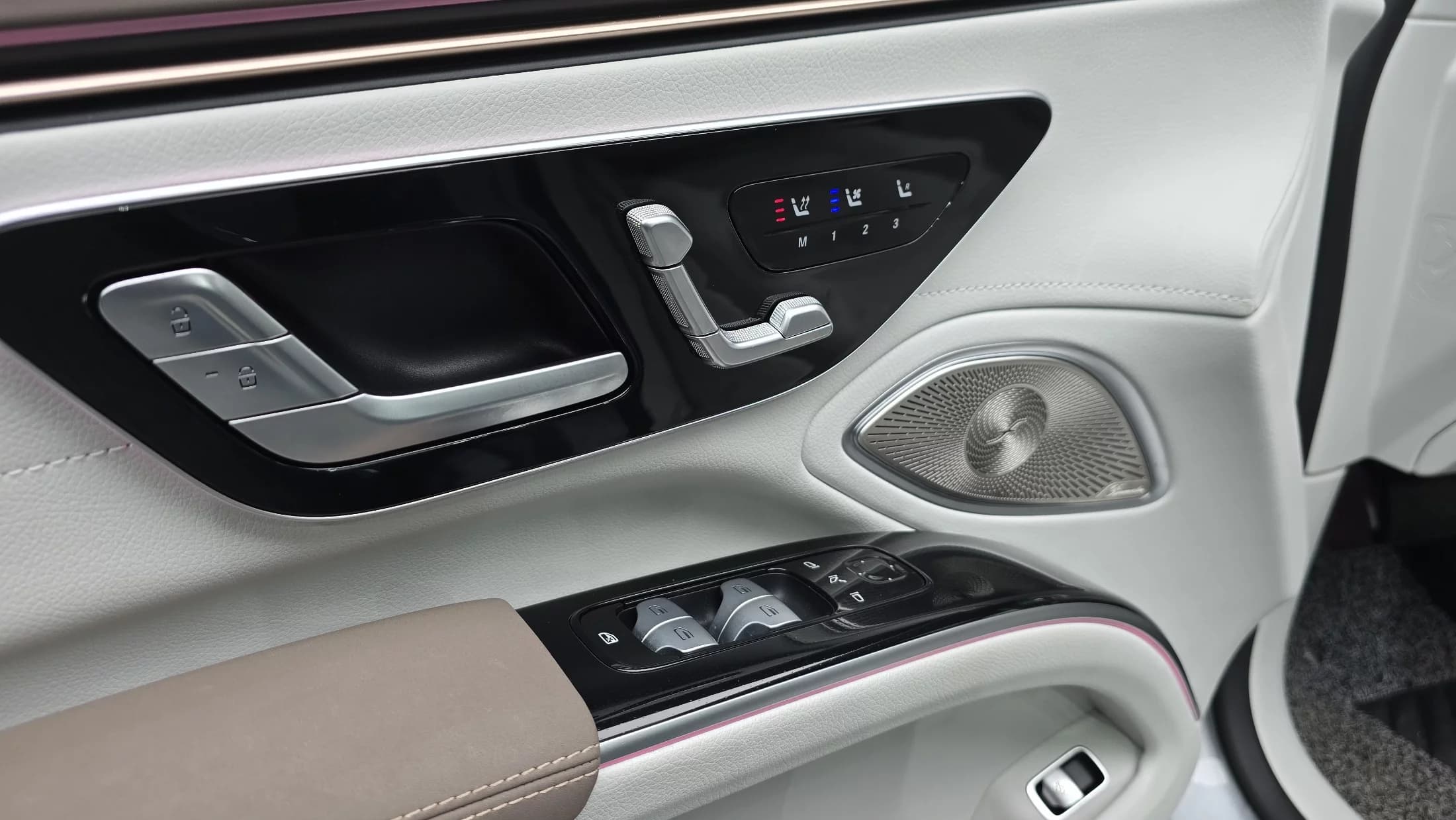 Mercedes-Benz EQS EQS350, электромобиль, 2022 г. 41068 км. — фото 17