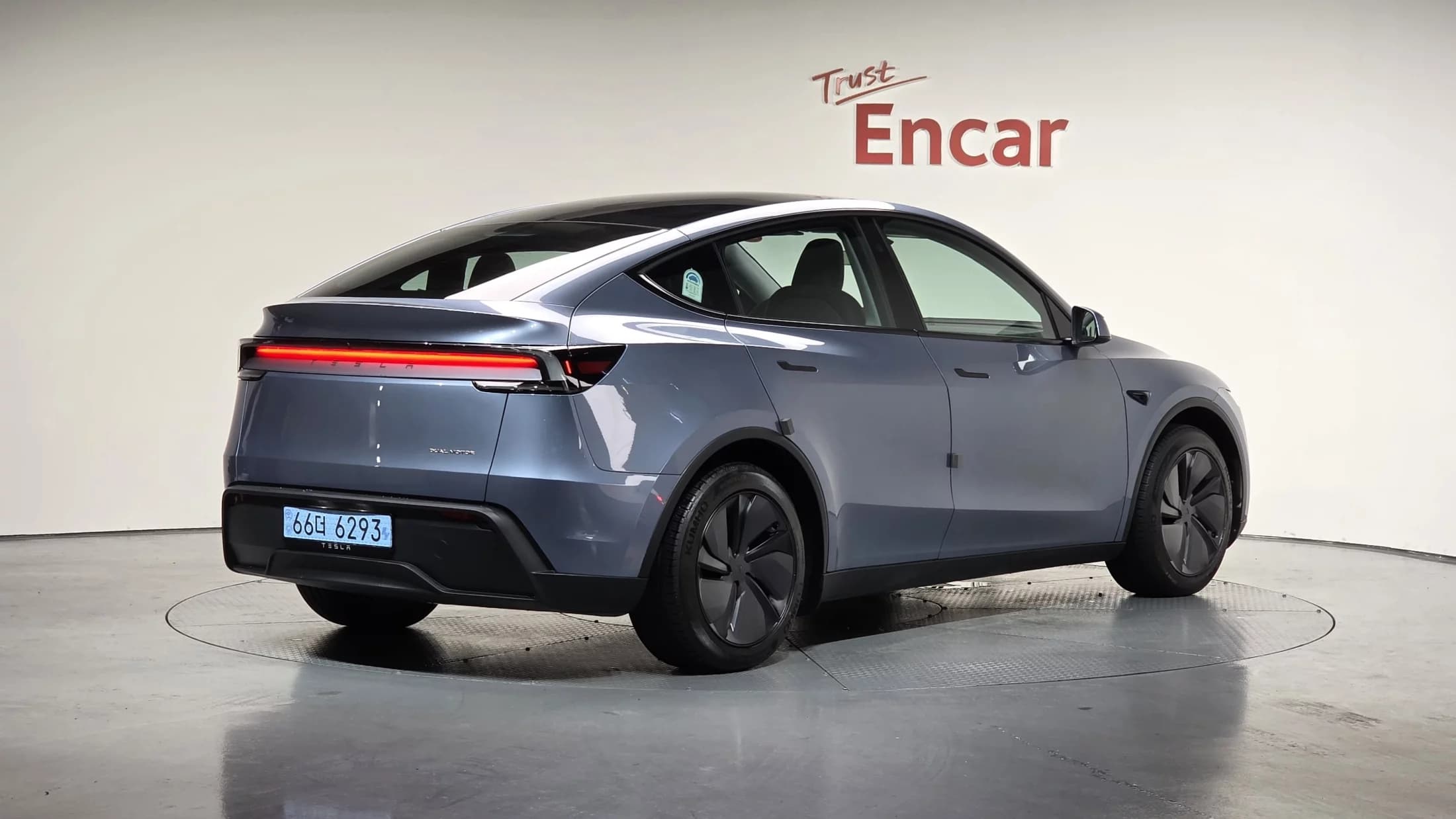 Tesla Model Y Long Range, электромобиль, 2025 г. 733 км. — фото 2