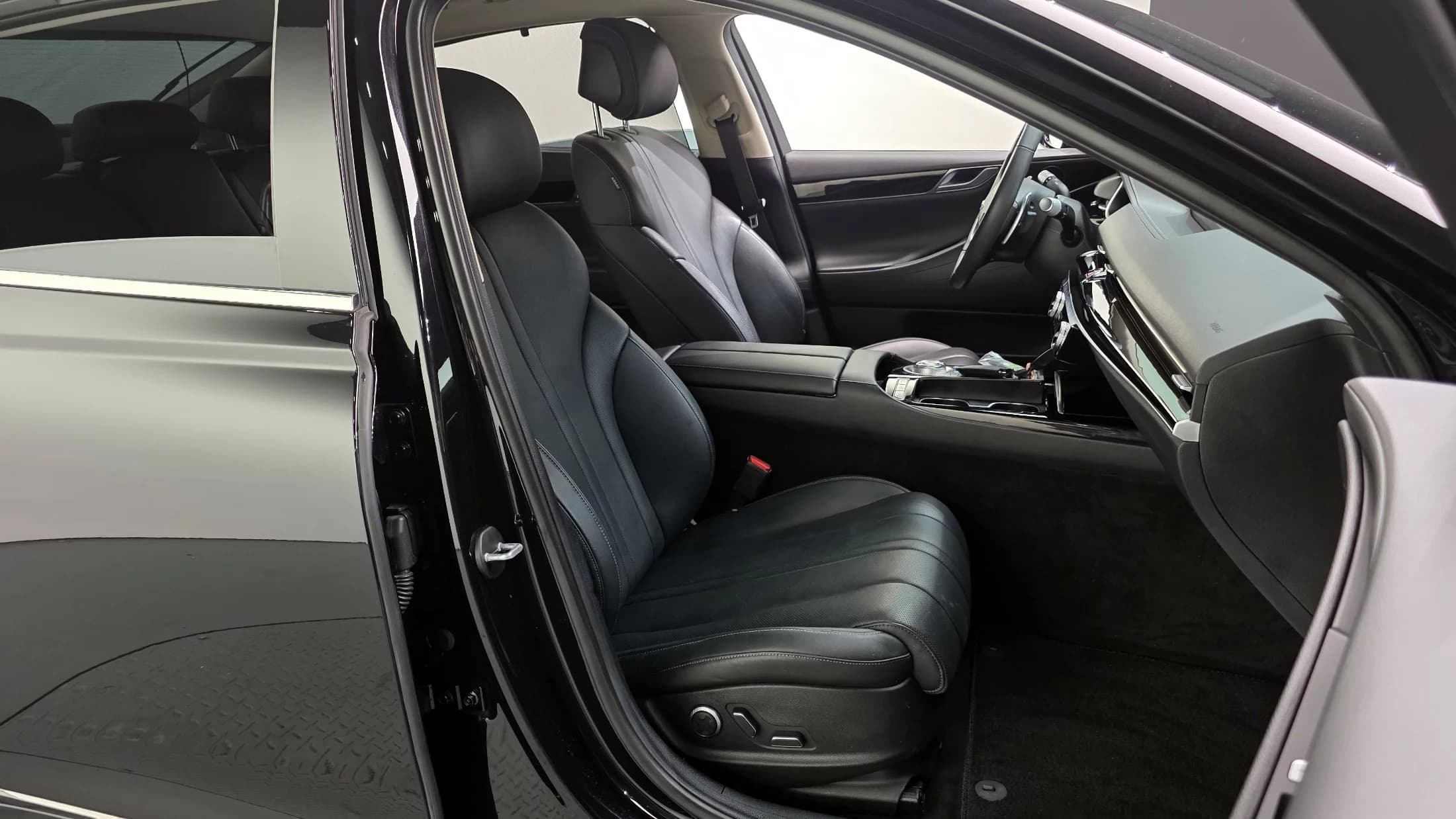 Genesis G80 Gasoline 2.5 Turbo AWD, 2021 г. 94607 км. — фото 12