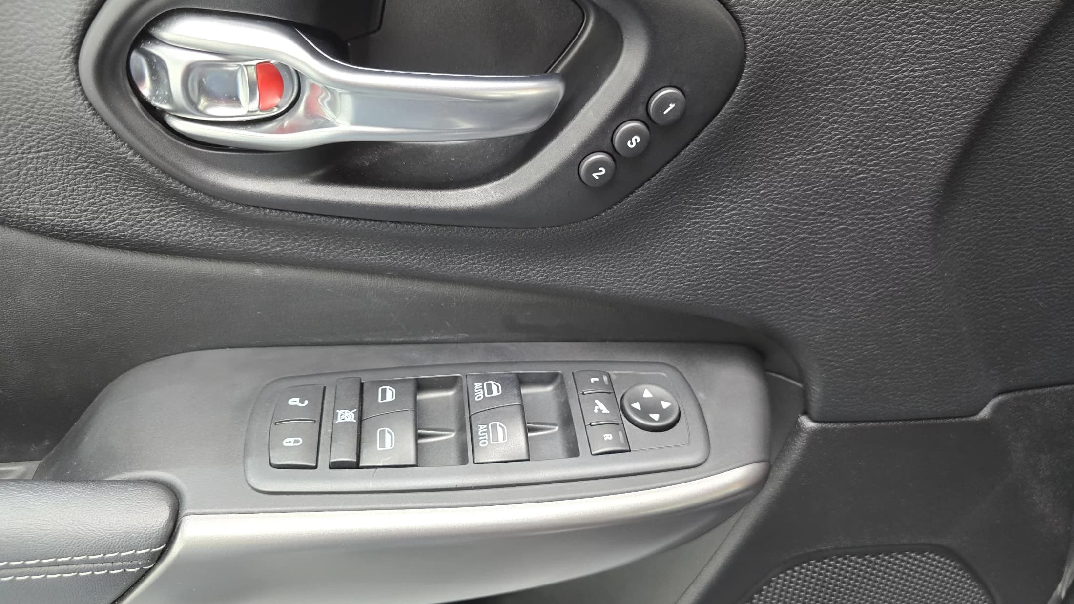 Jeep CHEROKEE 2.4 Limited AWD, 2021 г. 85657 км. — фото 14