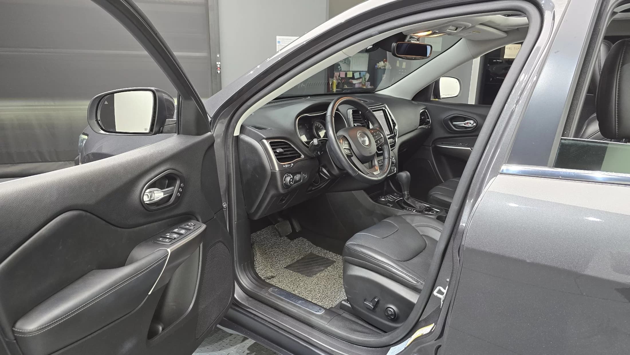Jeep CHEROKEE 2.4 Limited AWD, 2021 г. 85657 км. — фото 10