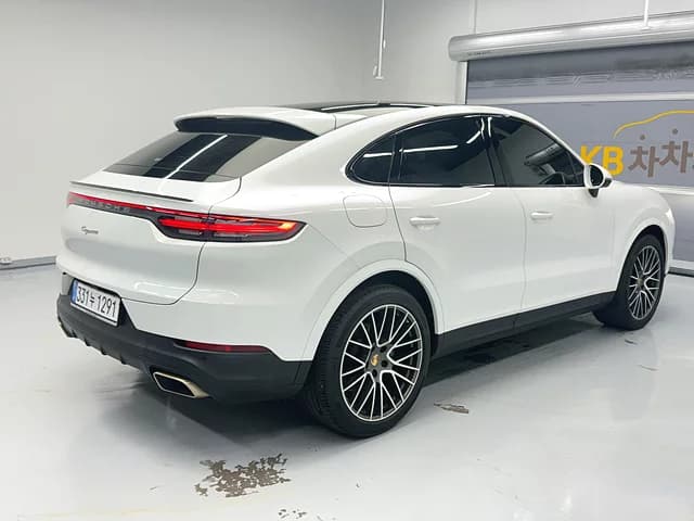 Porsche CAYENNE 3.0 Coupe, 2023 г. 50462 км. — фото 6