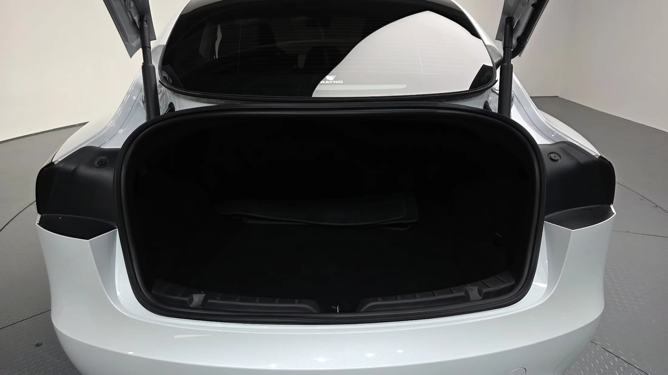 Tesla MODEL 3 RWD, электромобиль, 2024 г. 5652 км. — фото 20