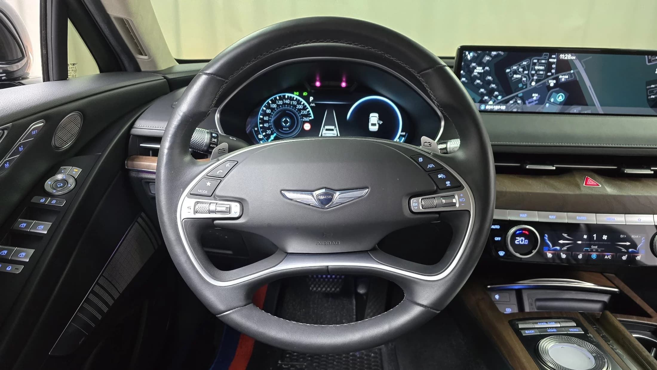 Genesis Electrified G80 e-AWD, электромобиль, 2022 г. 84665 км. — фото 13