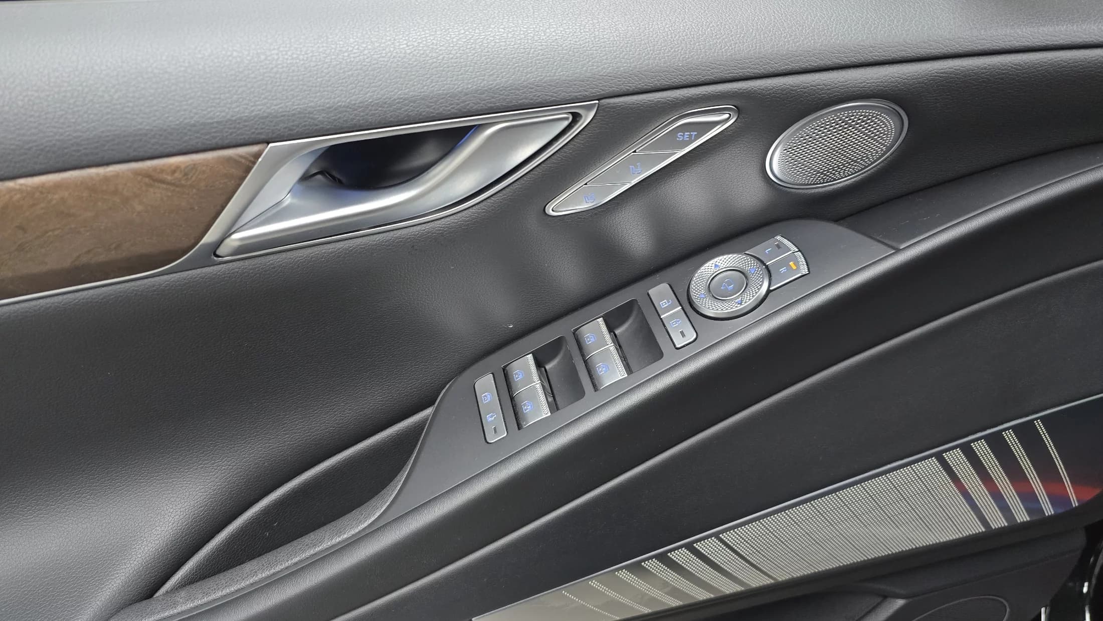 Genesis Electrified G80 e-AWD, электромобиль, 2022 г. 84665 км. — фото 18