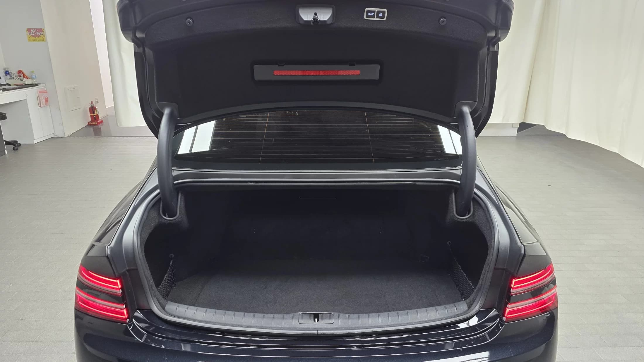 Genesis Electrified G80 e-AWD, электромобиль, 2022 г. 84665 км. — фото 20