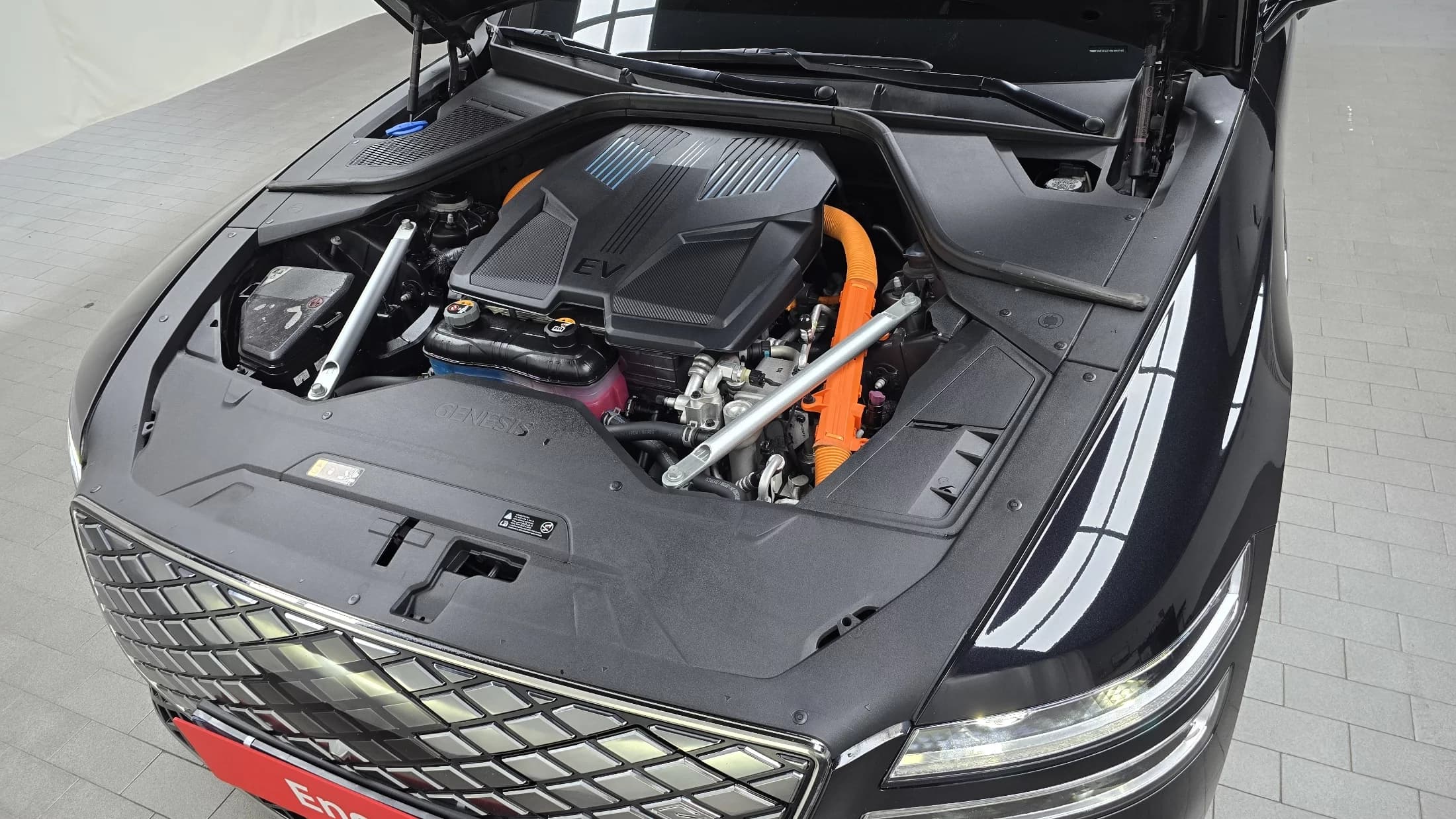 Genesis Electrified G80 e-AWD, электромобиль, 2022 г. 84665 км. — фото 6