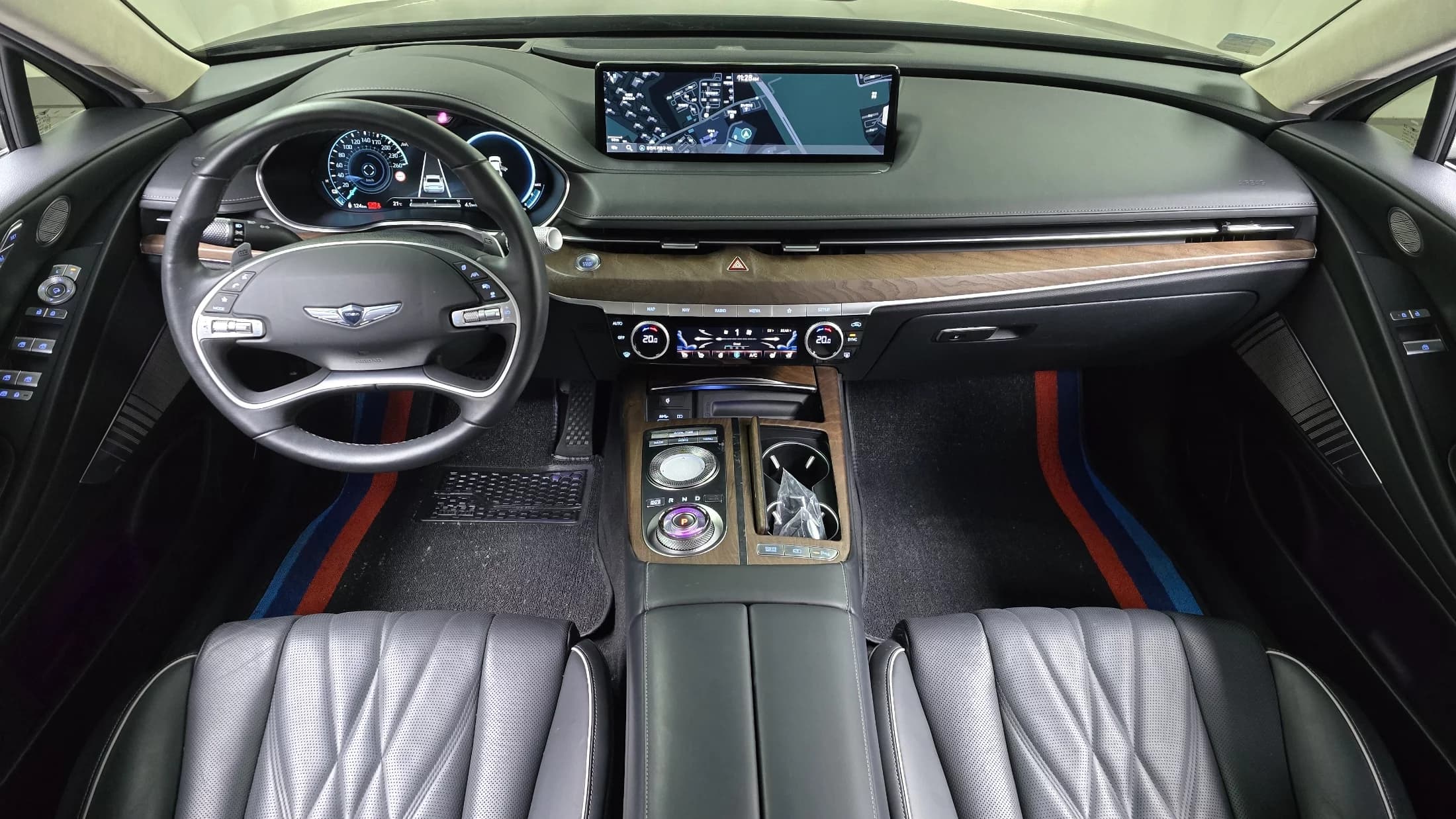 Genesis Electrified G80 e-AWD, электромобиль, 2022 г. 84665 км. — фото 7