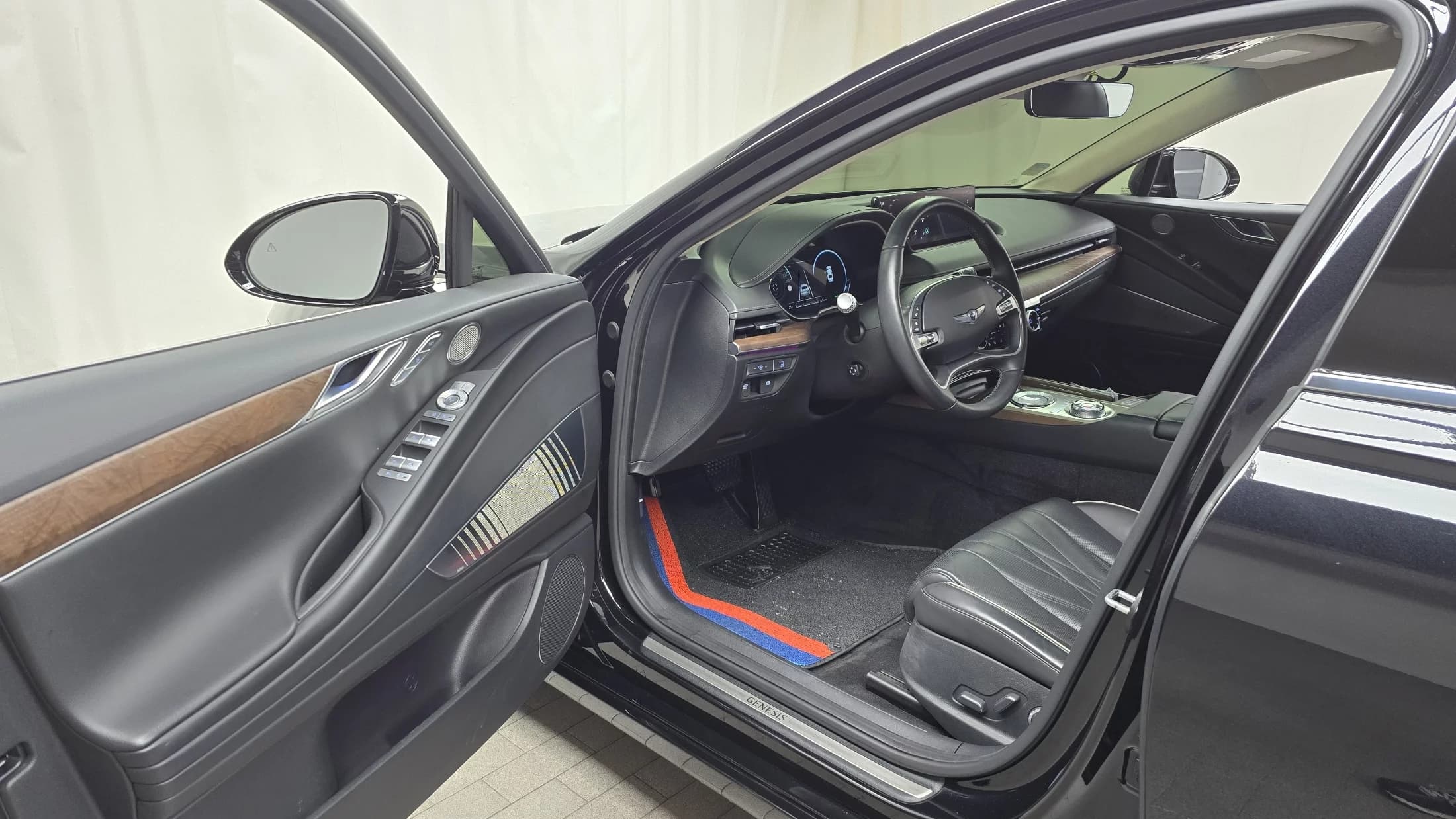 Genesis Electrified G80 e-AWD, электромобиль, 2022 г. 84665 км. — фото 10