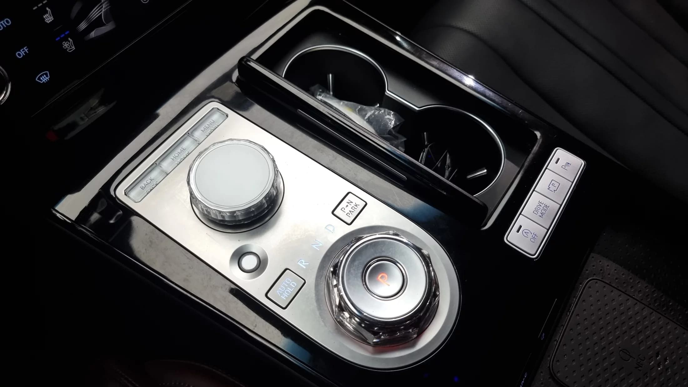 Genesis G80 Gasoline 2.5 Turbo 2WD, 2024 г. 29584 км. — фото 9
