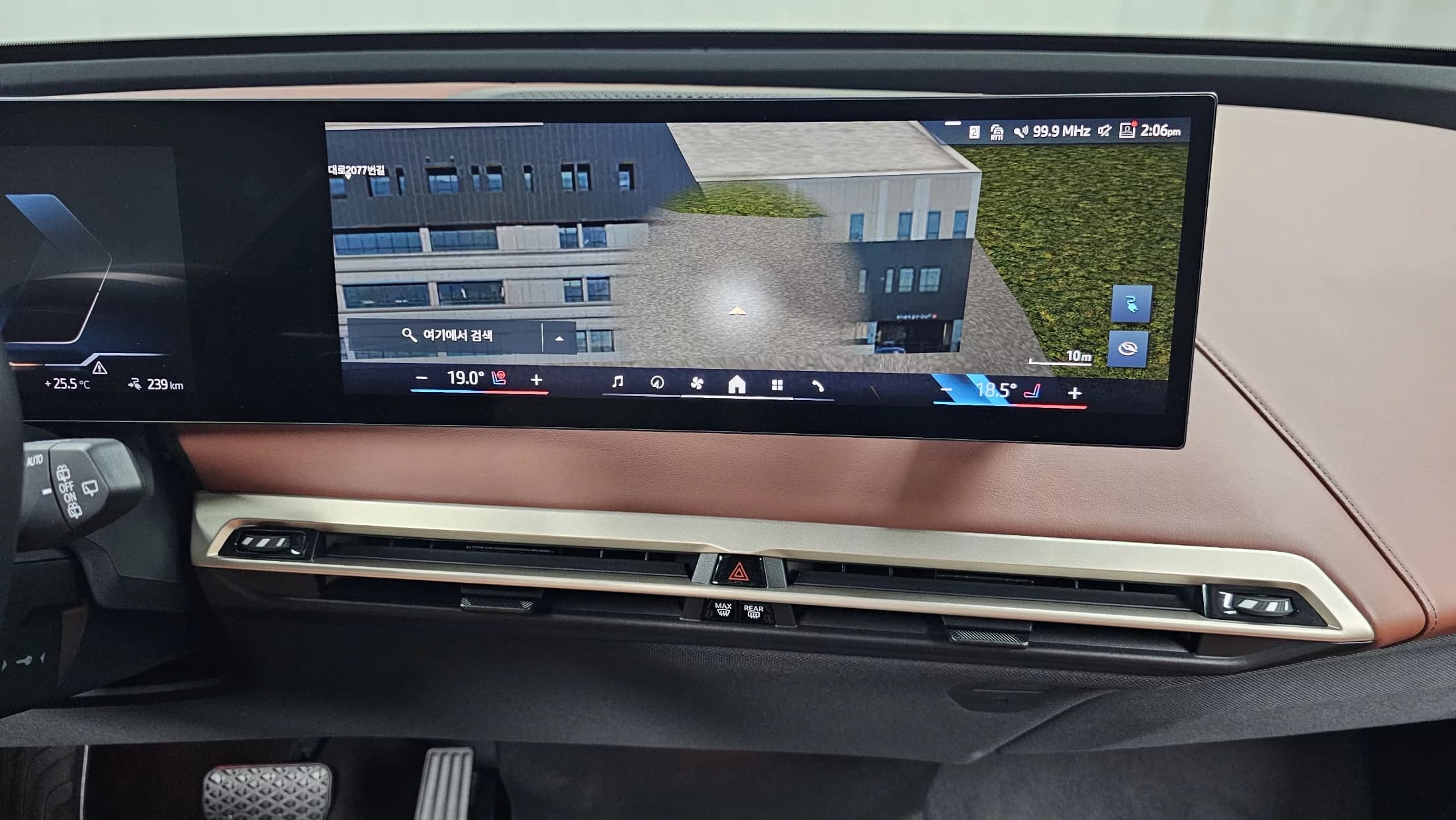 BMW iX xDrive50 Sports Plus, электромобиль, 2024 г. 4357 км. — фото 14