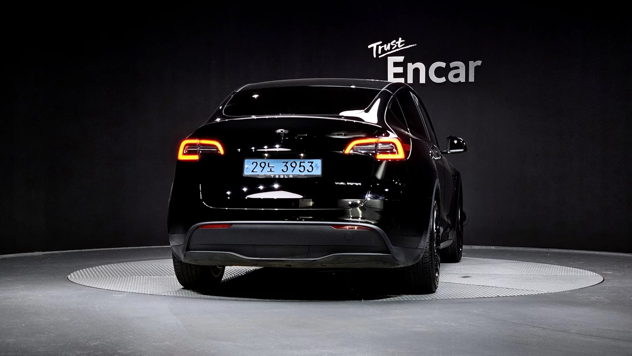 Tesla Model Y Long Range, электромобиль, 2023 г. 52433 км. — фото 4