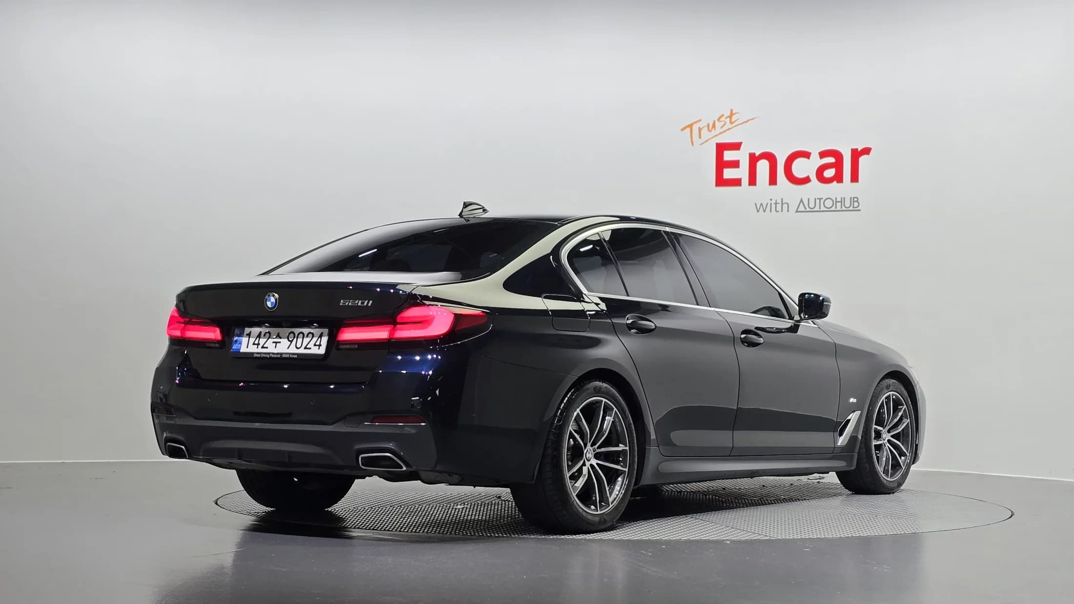 BMW 5-Series 520i M Sport, 2023 г. 29727 км. — фото 2
