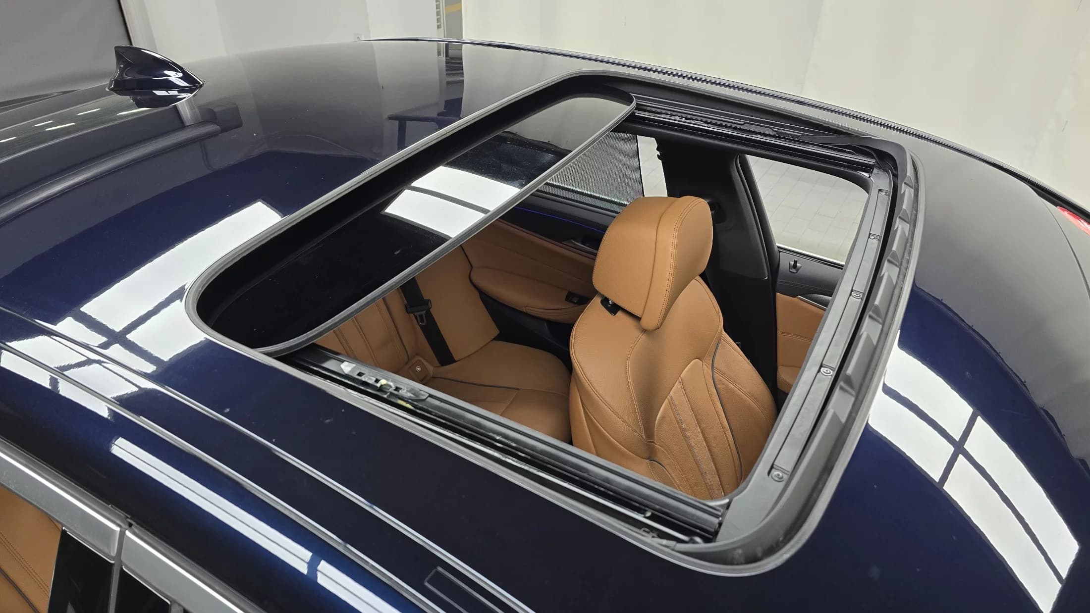 BMW 5-Series 520i M Sport, 2023 г. 29727 км. — фото 17