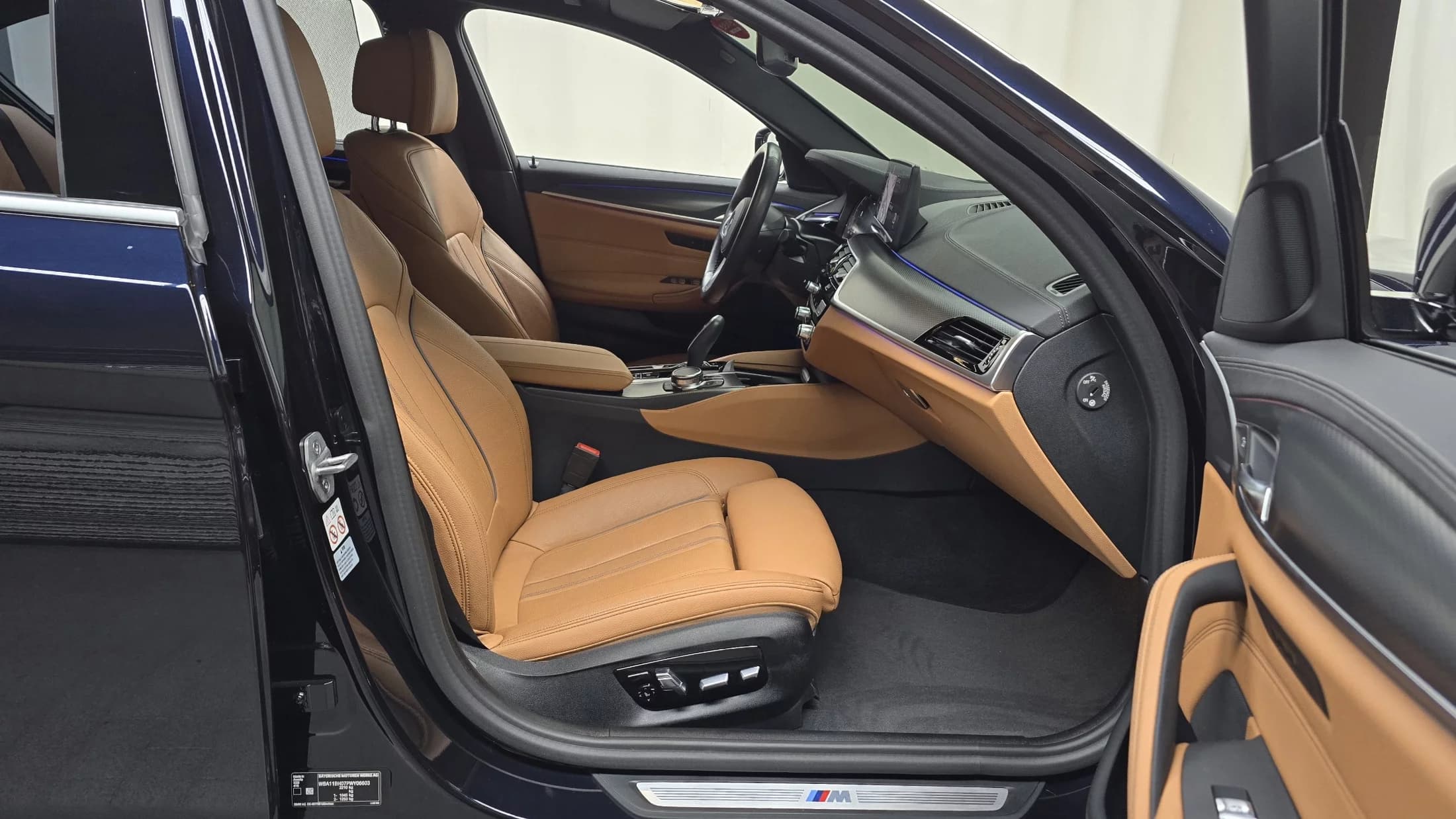 BMW 5-Series 520i M Sport, 2023 г. 29727 км. — фото 10